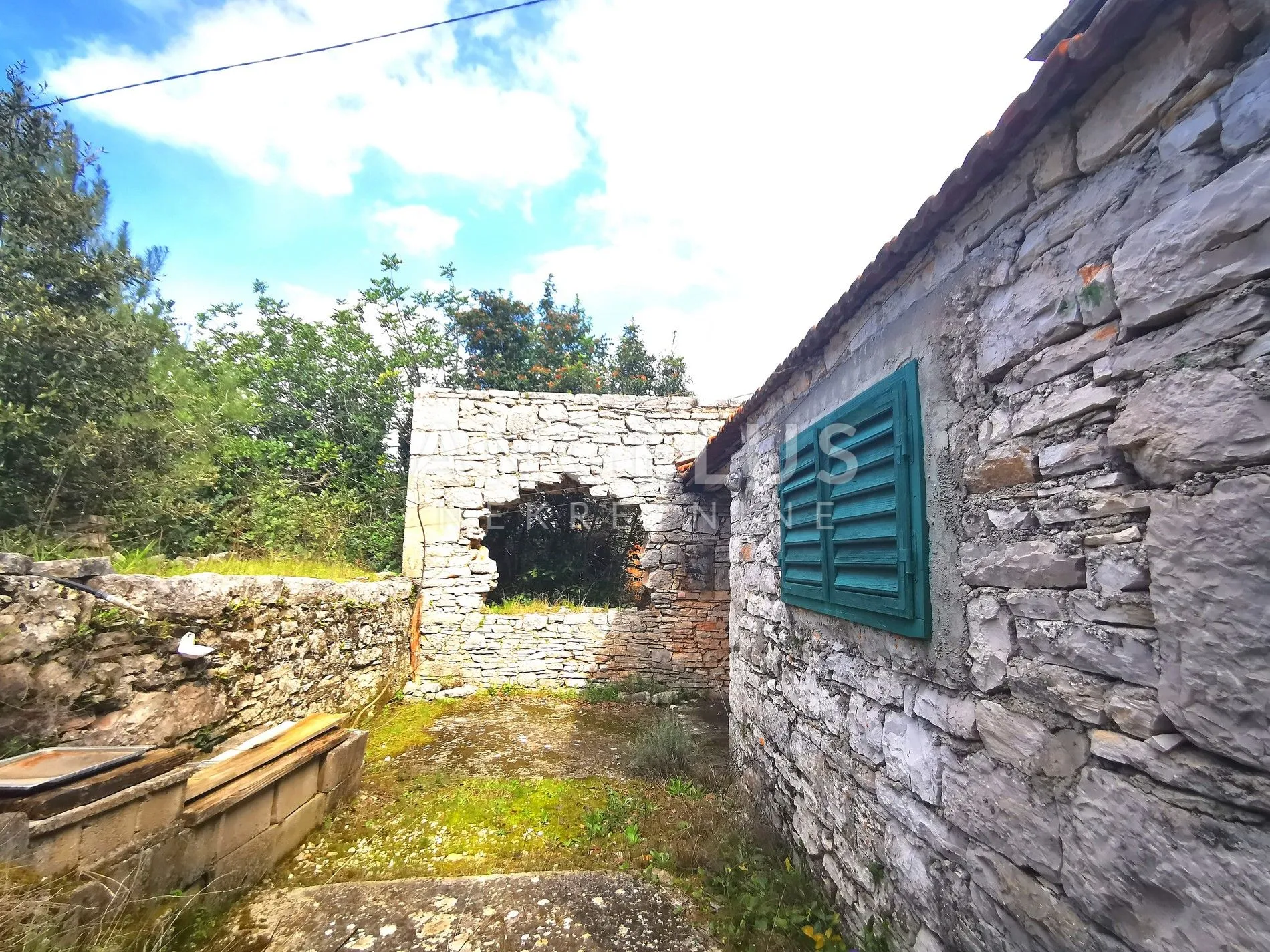 šolta, nečujam- građ.zemljište u centru mjesta, 8000m2, prodaja - slika 2