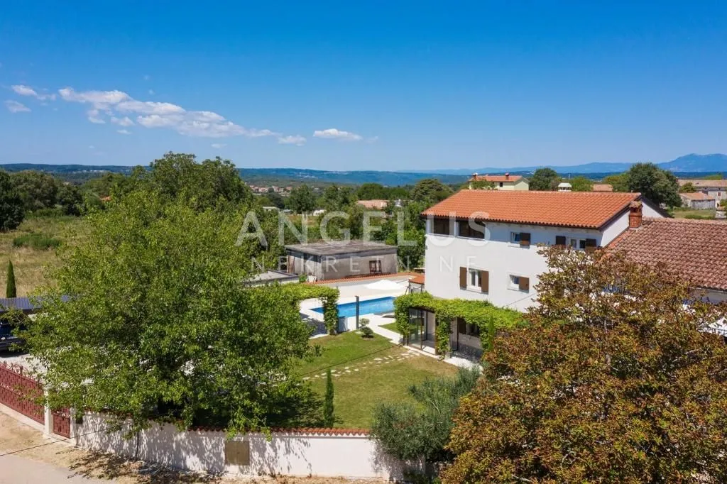 Istra, Barban - predivna kuća s bazenom, 185m2