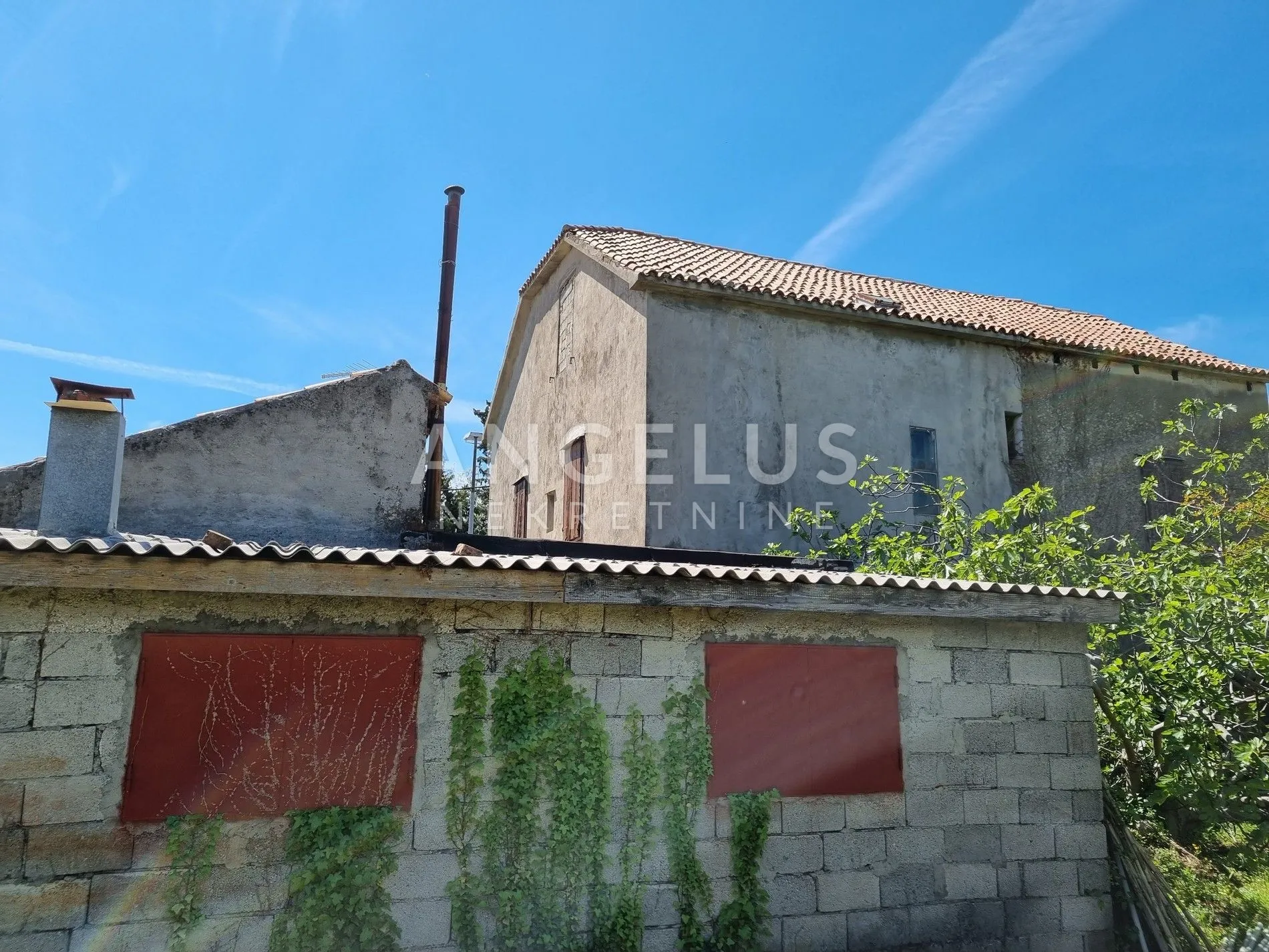 kaštel lukšić - kamena kuća, okućnica i građ. zemljište - slika 21