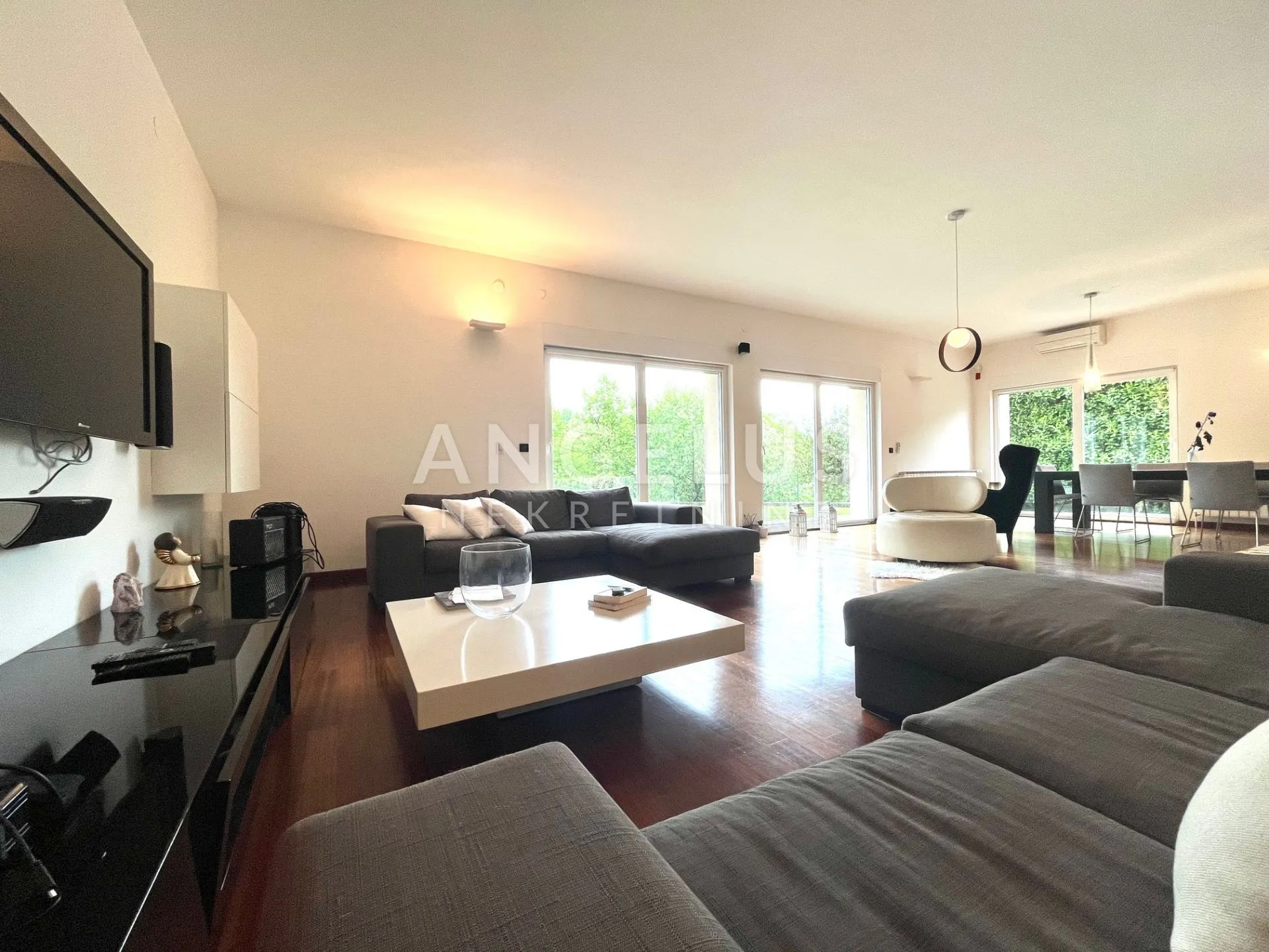 zagreb, šestine - luksuzno imanje s bazenom, vrtom, šumom i garažom - slika 10