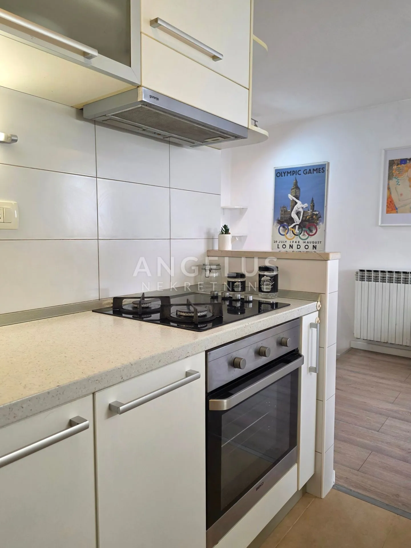 split 3 - dvosoban stan 60m2 sa velikom terasom 140m2 prodaja - slika 33