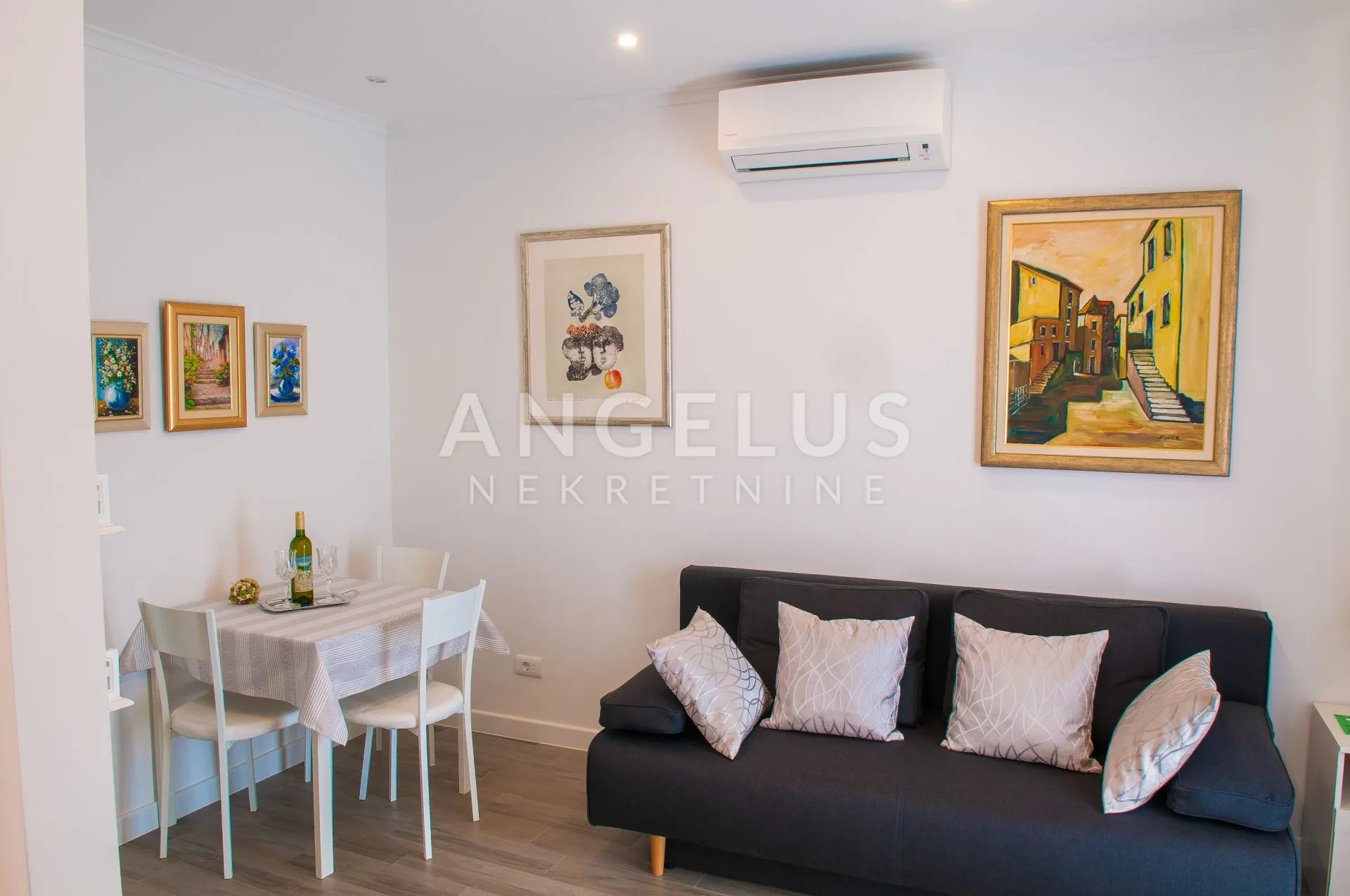 split, centar - uređeni apartmani u dioklecijanovoj palači - slika 7