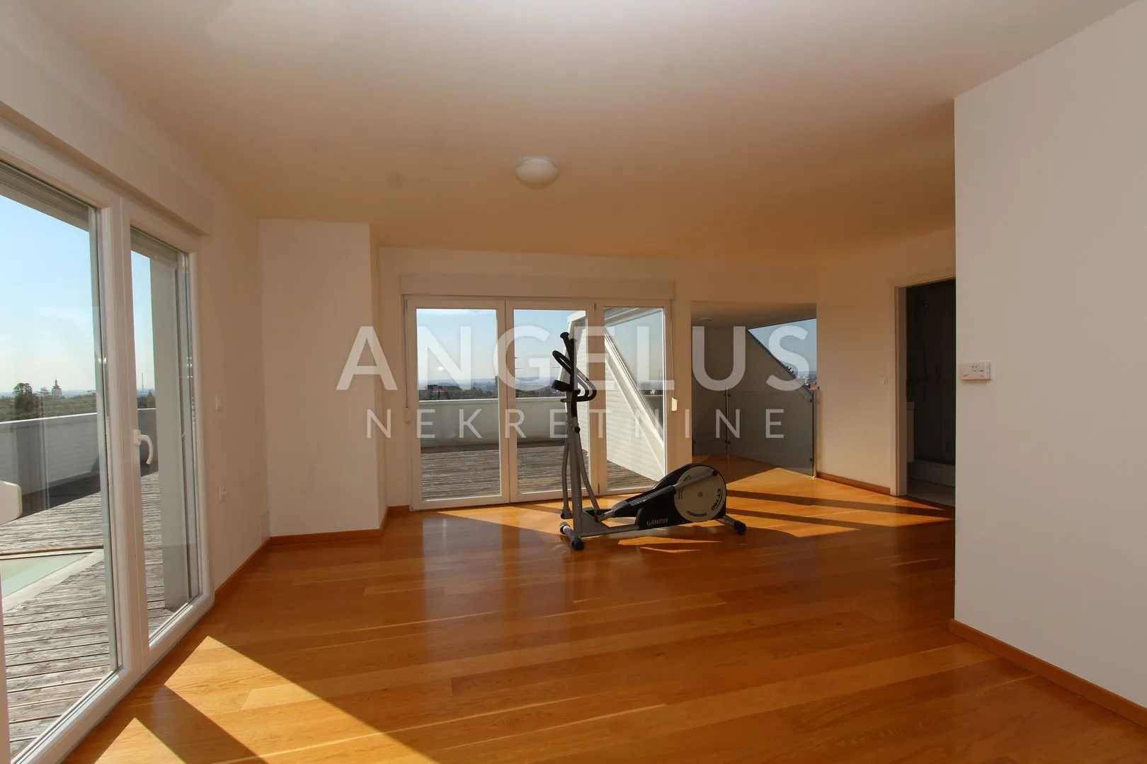 zagreb, pantovčak, luksuzni dvoetažni penthouse - slika 18