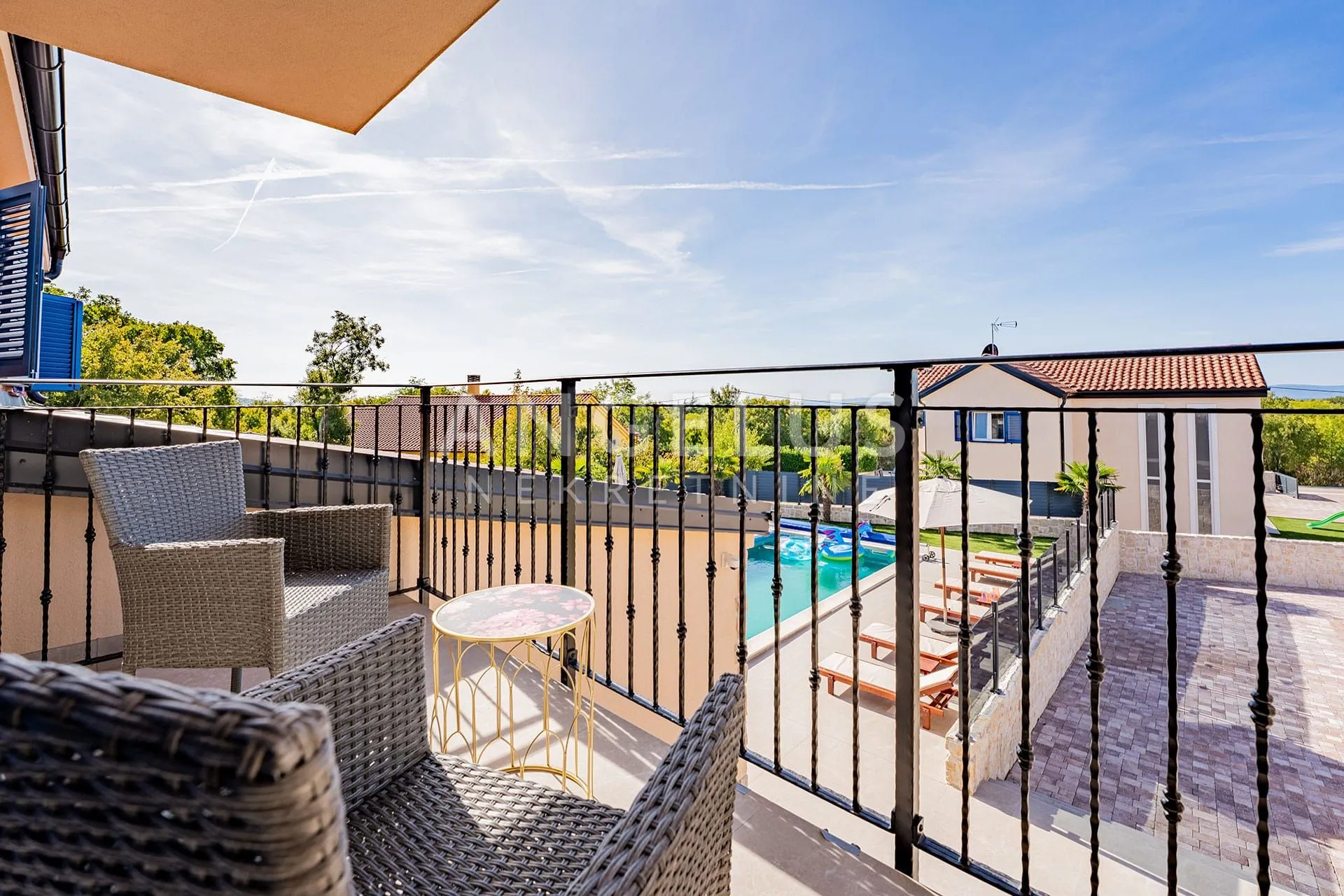 krk, dobrinj - luksuzna vila s bazenom 300m2 - slika 47
