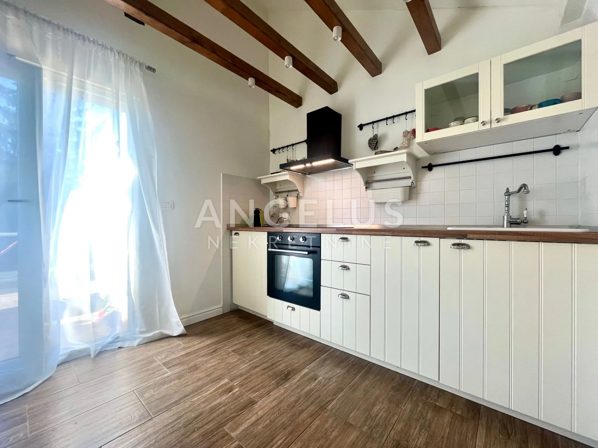 zagreb, gračani - moderna kuća 250m2 s bazenom - slika 28