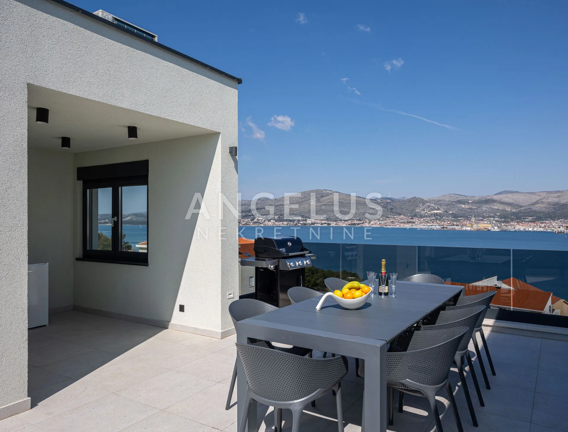 trogir, čiovo - luksuzna vila u nizu, sa bazenom i prekrasnim pogledom na more, 282 m2 - slika 7
