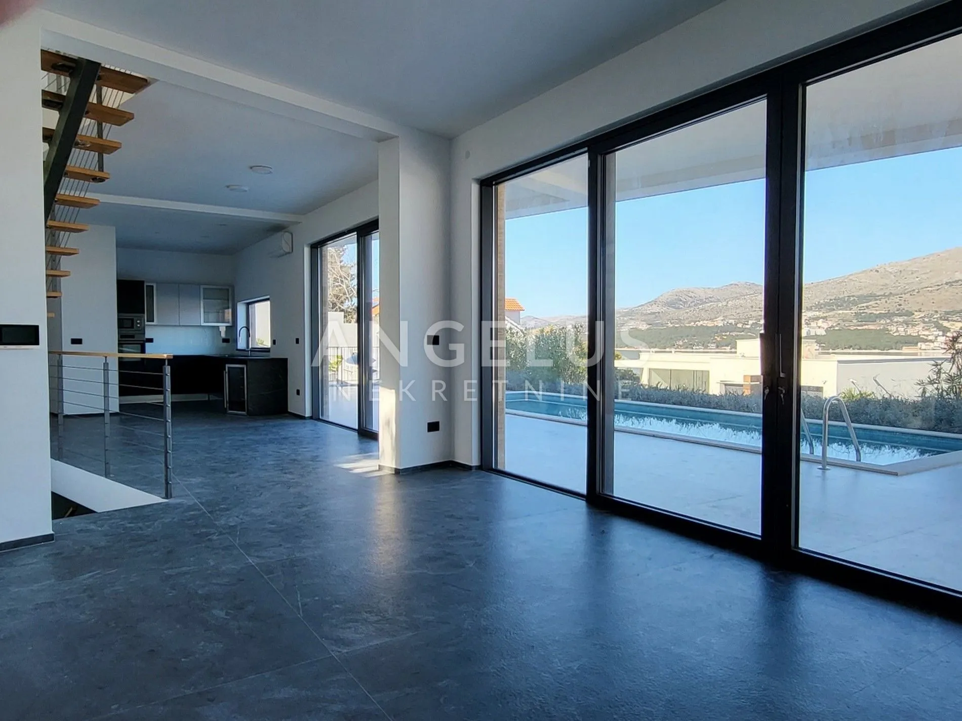 čiovo - luksuzna vila sa panoramskim pogledom na more, 320 m2 - slika 7
