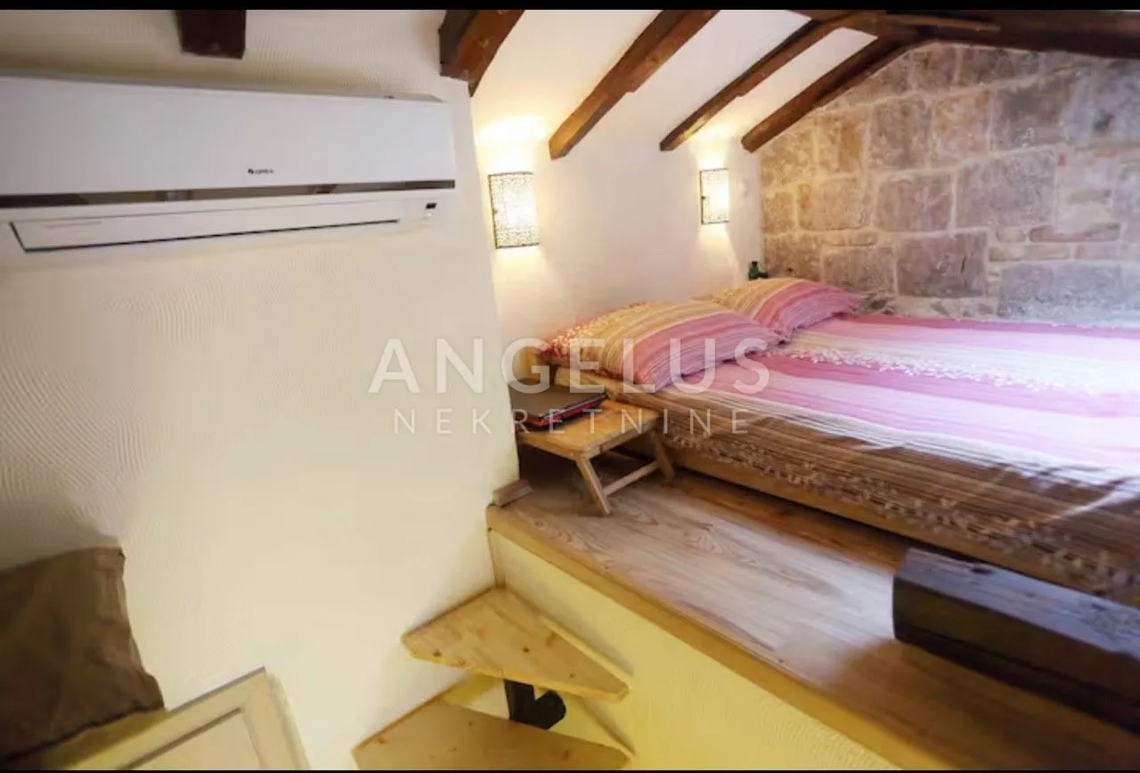 split, varoš - renovirana kamena kuća u blizini rive - slika 11