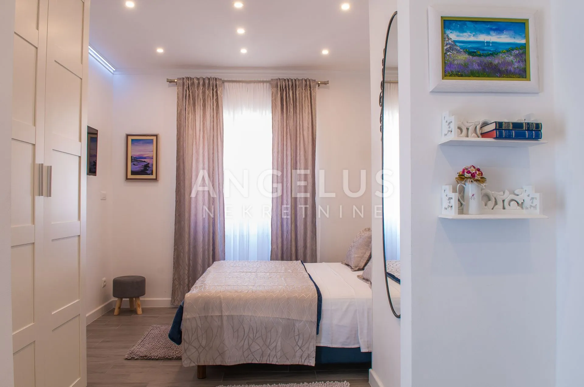 split, centar - uređeni apartmani u dioklecijanovoj palači - slika 6