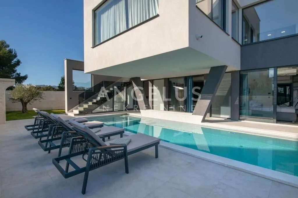 istra, medulin - villa s bazenom 400m2 - slika 29