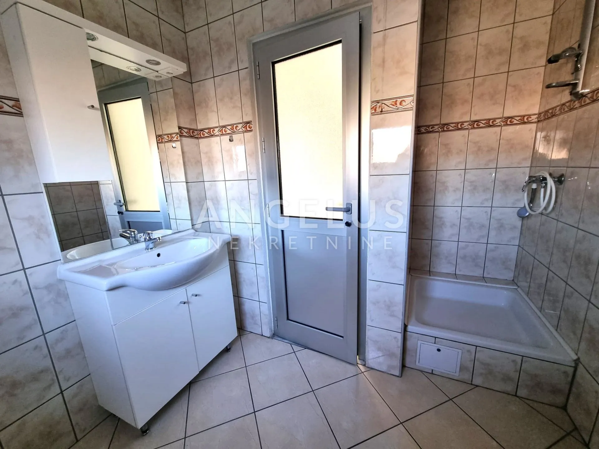 zagreb, špansko - 5-sobni stan u prizemlju (109m2) s velikom terasom, prodaja - slika 7