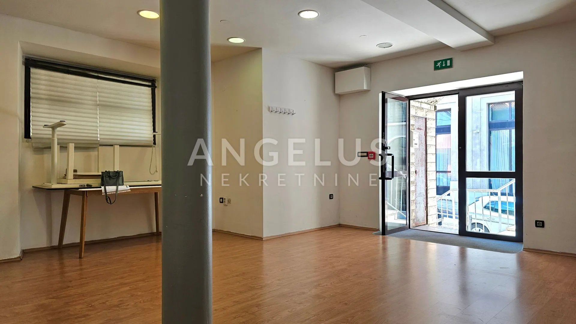 split, centar - ulični poslovni prostor, 40 m2 - slika 5