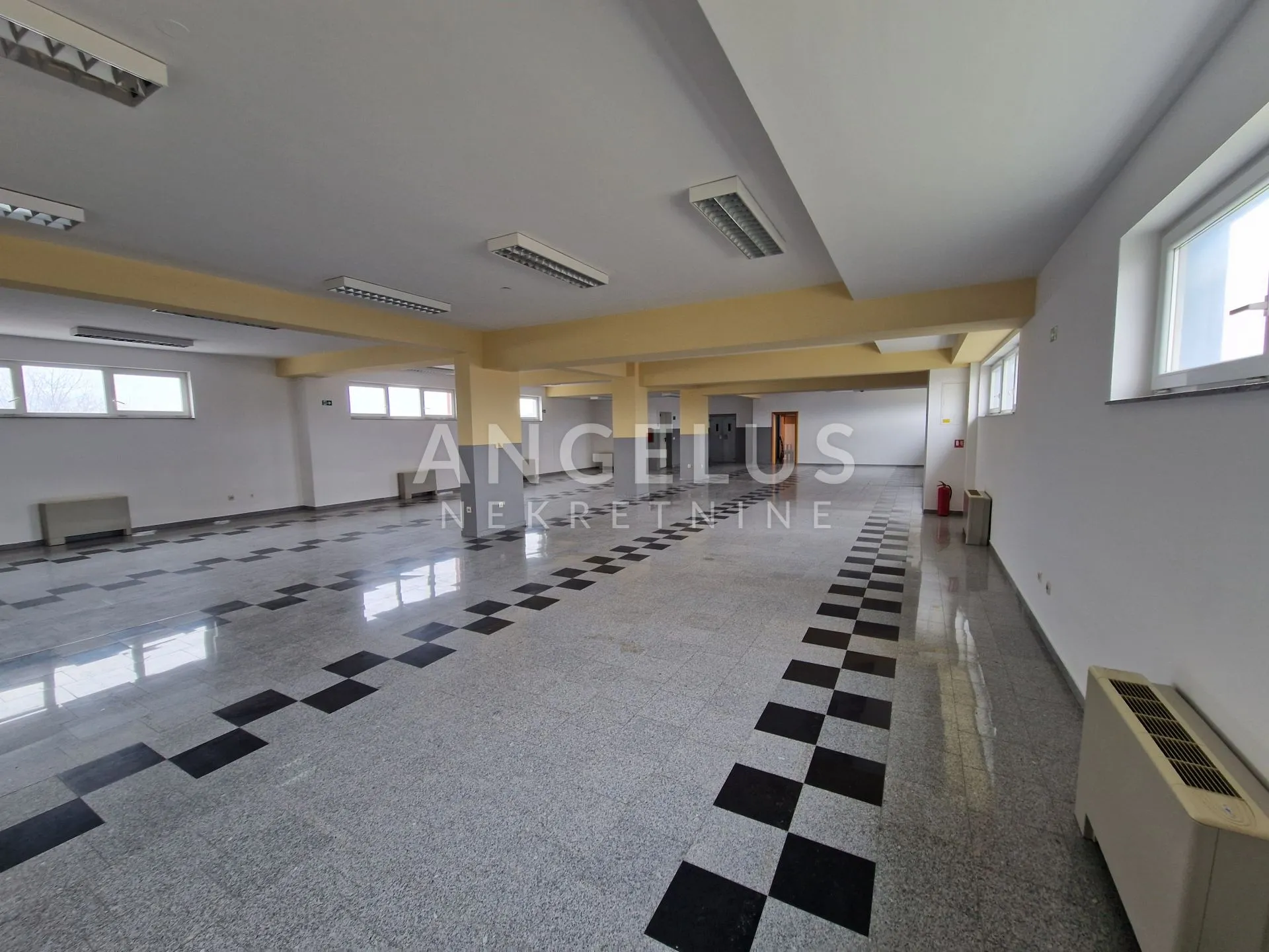 lučko - poslovna zgrada 1500 m2 - slika 3