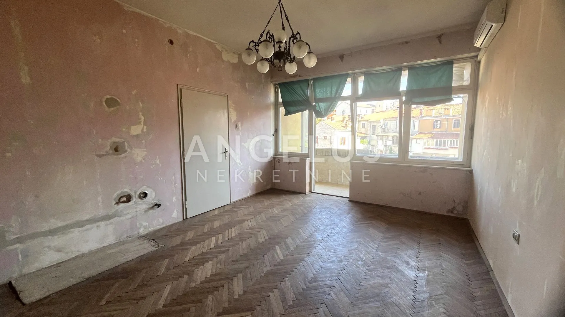 istra, pula - stan s pogledom na amfiteatar i more - slika 4