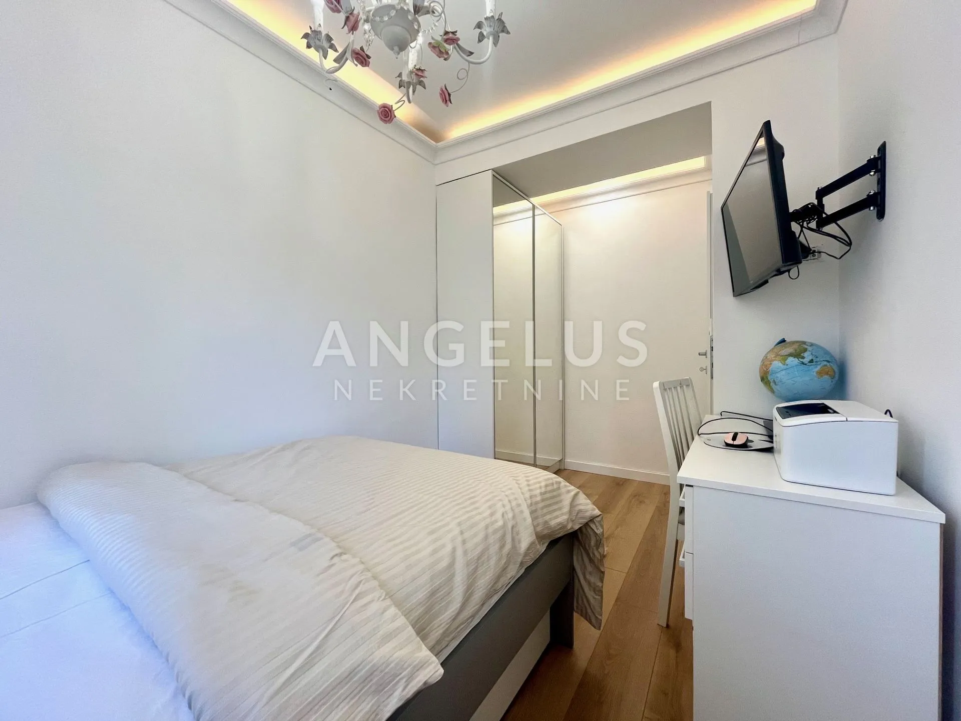 zagreb, gračani - moderna kuća 250m2 s bazenom - slika 25