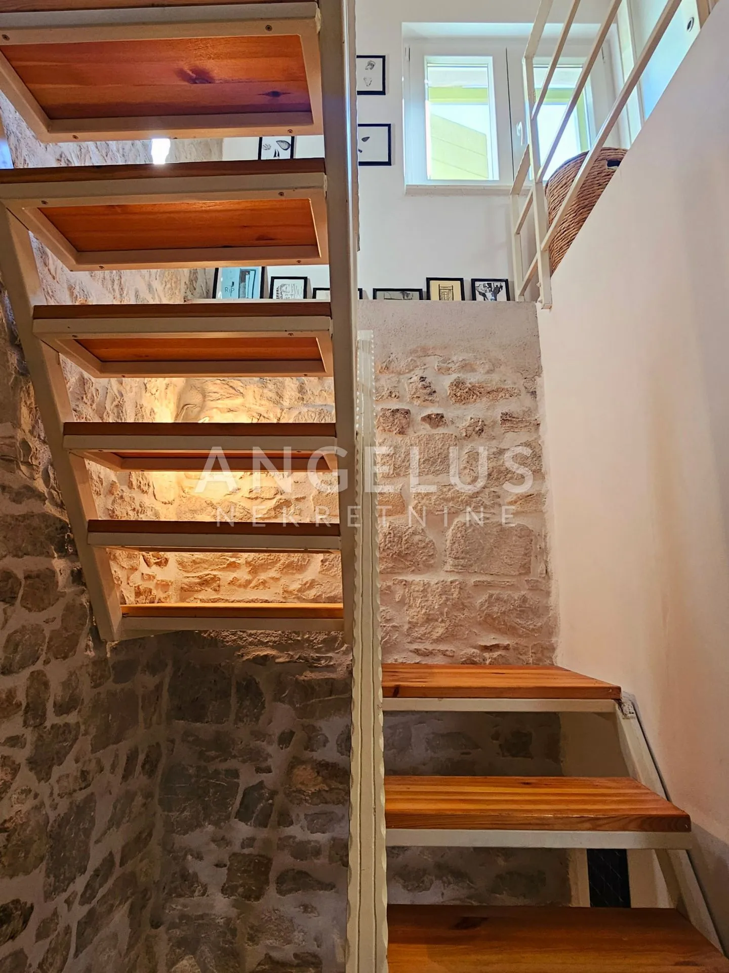 kaštela - renovirana kamena kuća 50 m od mora, prodaja - slika 18