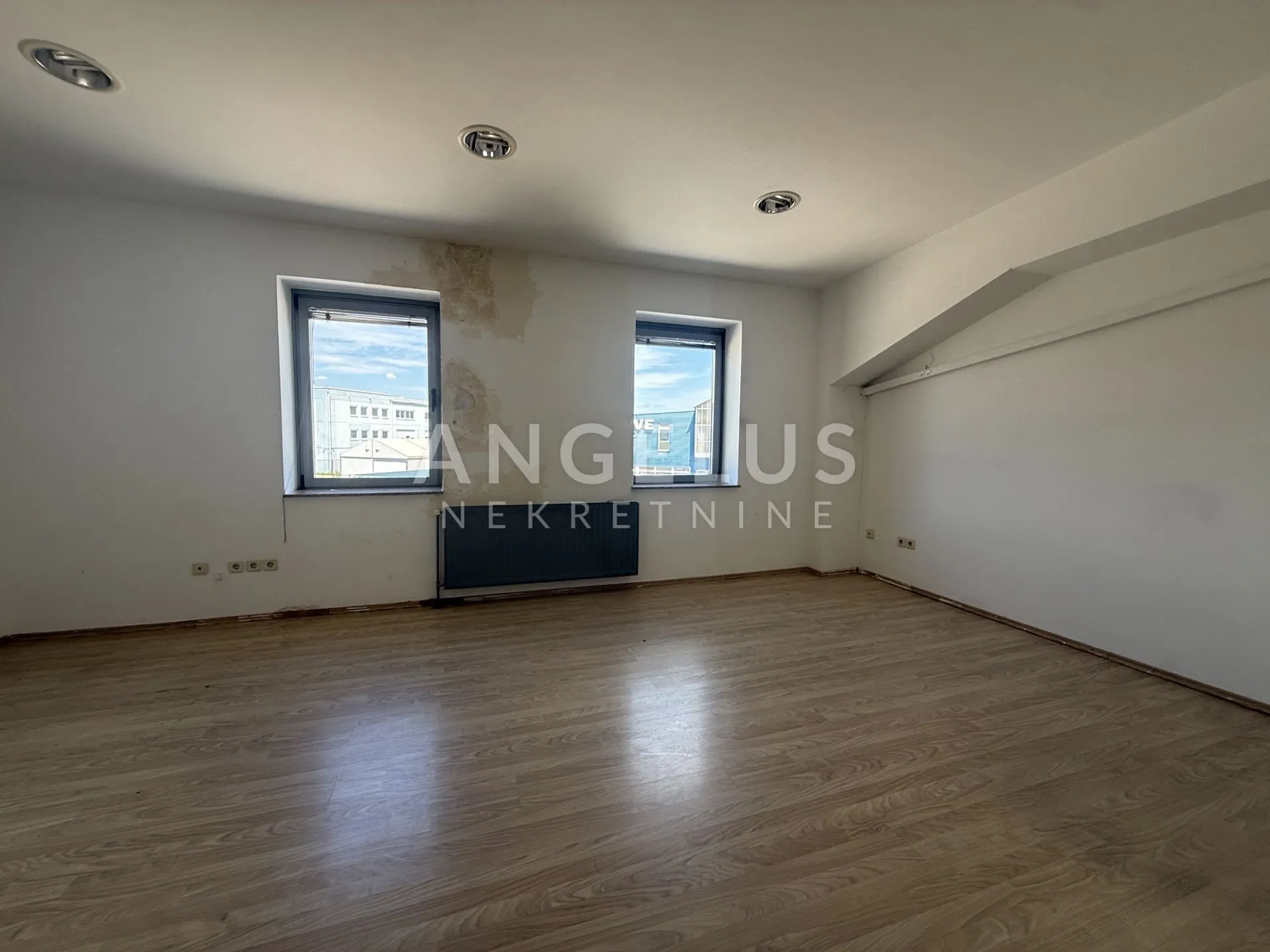 zagreb, buzin - uredsko, prodajno - skladišni prostor 650m2 s parkingom - slika 21