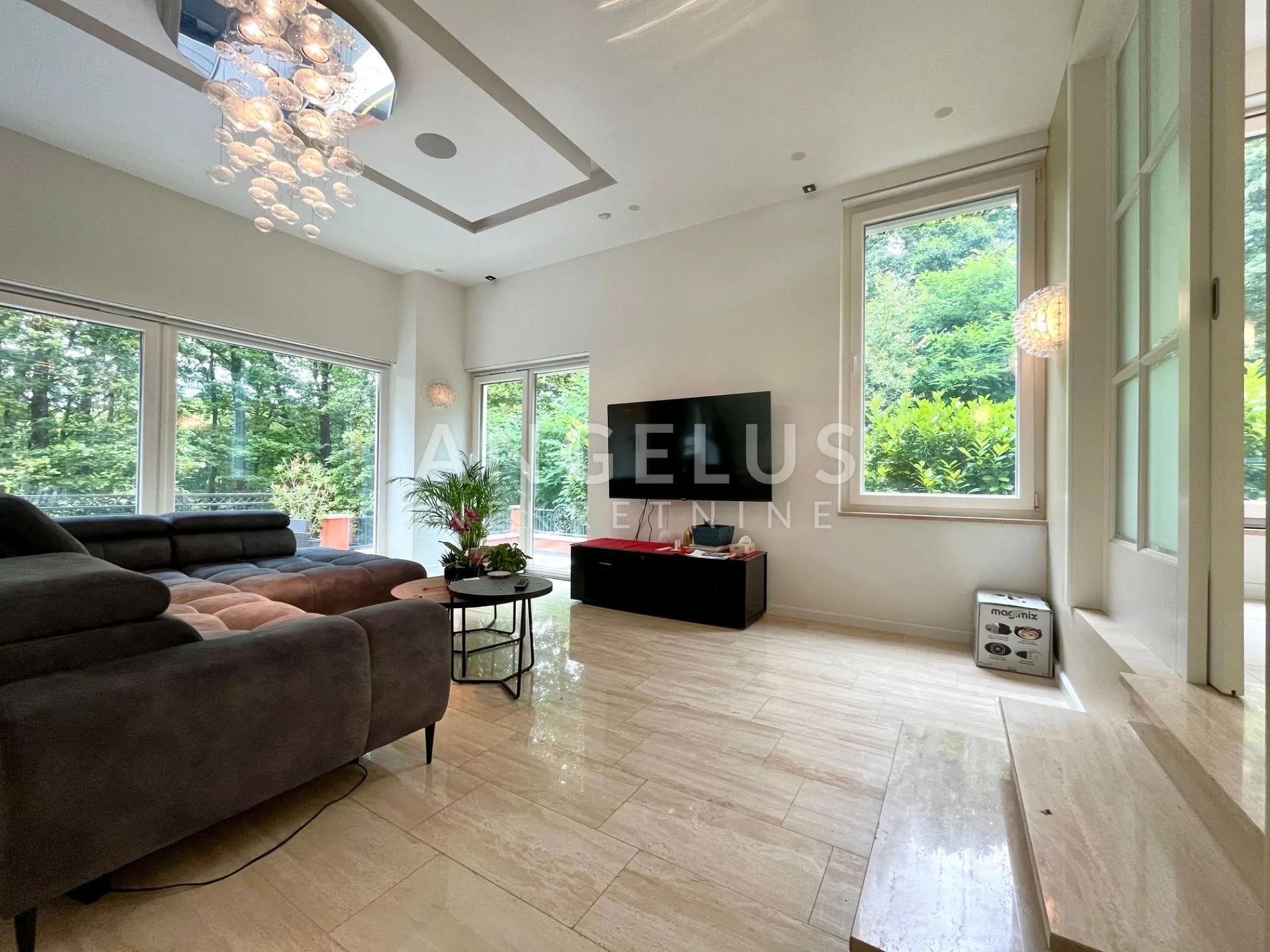 zagreb, remete- luksuzna villa 440m2 s bazenom i liftom - slika 7