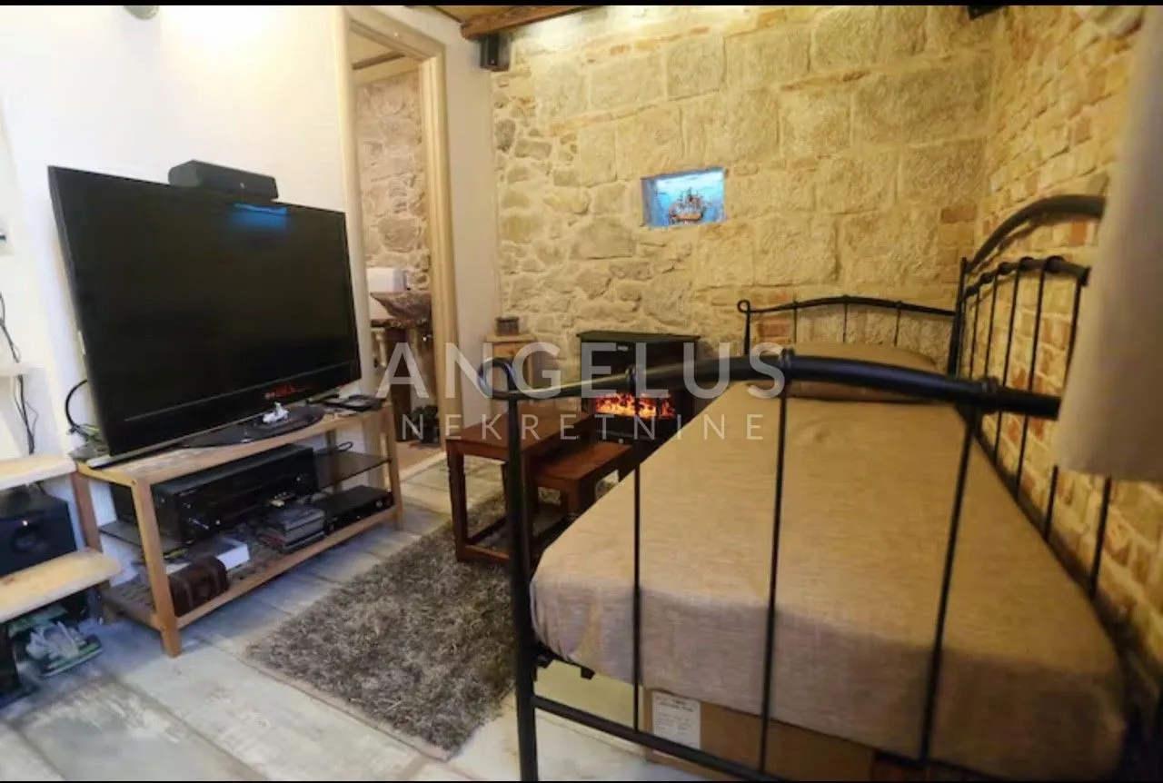 split, varoš - renovirana kamena kuća u blizini rive - slika 9