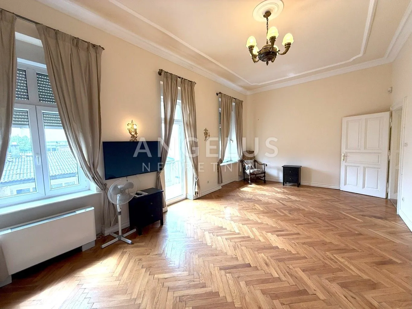 zagreb, centar- građanski stan za najam, 150m2 - slika 8