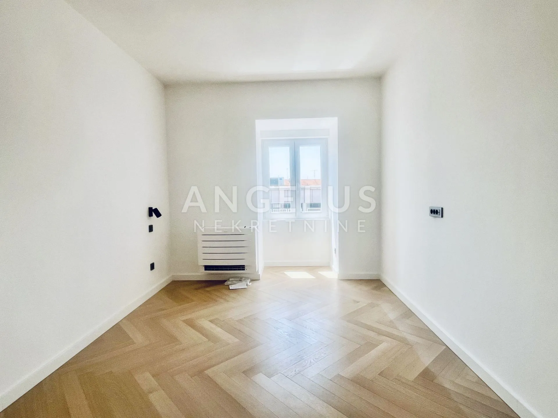 zagreb, cvjetni trg- renovirani stan za prodaju, 82 m2 - slika 2