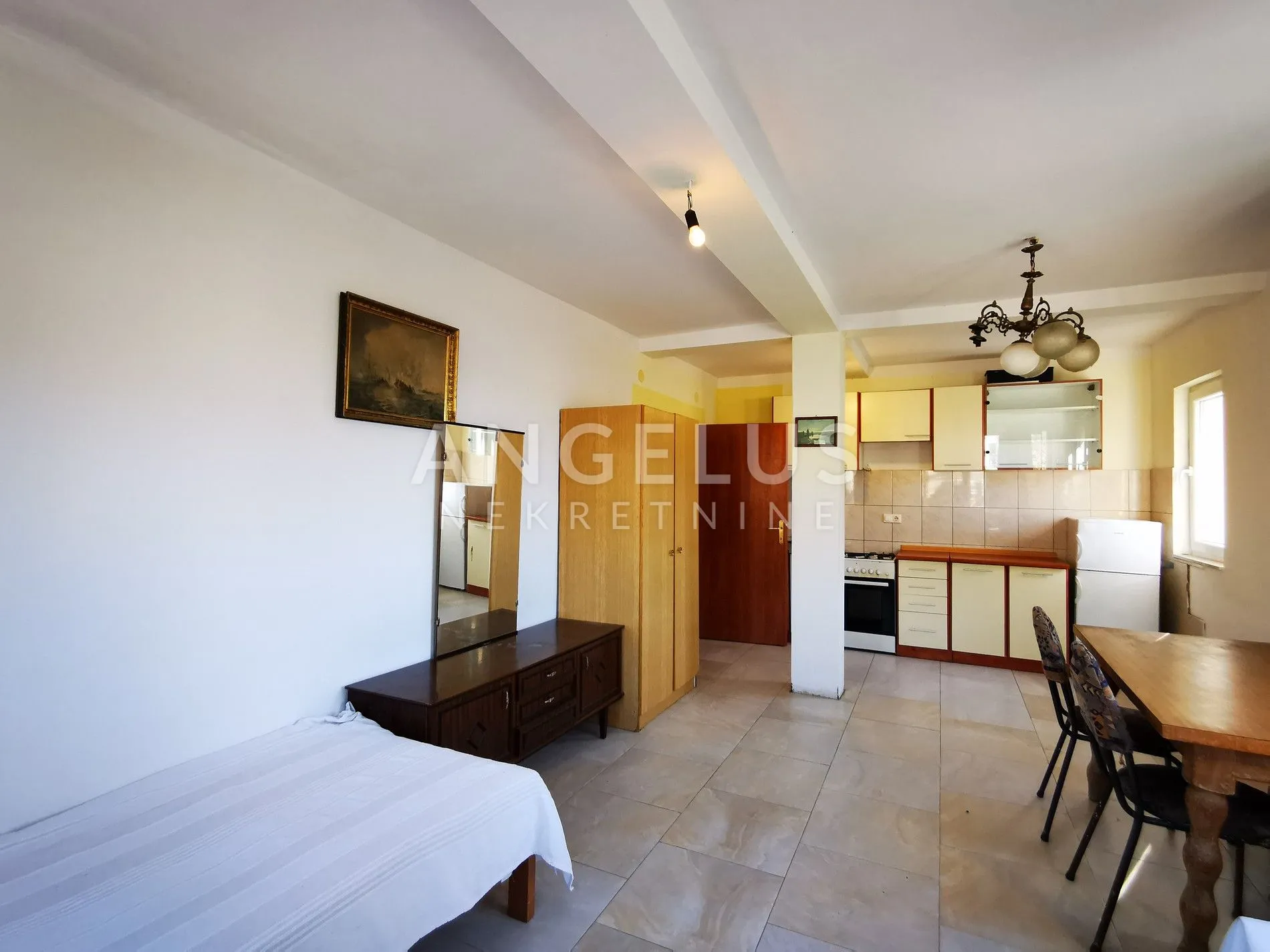 šolta, maslinica - jednosobni apartman u centru maslinice, 43 m2 prodaja - slika 2