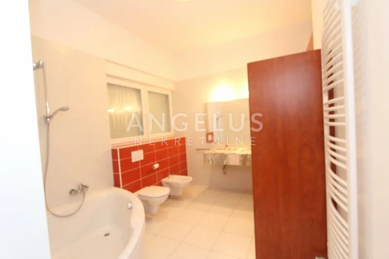 zagreb (prekrižje) stan za najam, 200m2 - slika 36