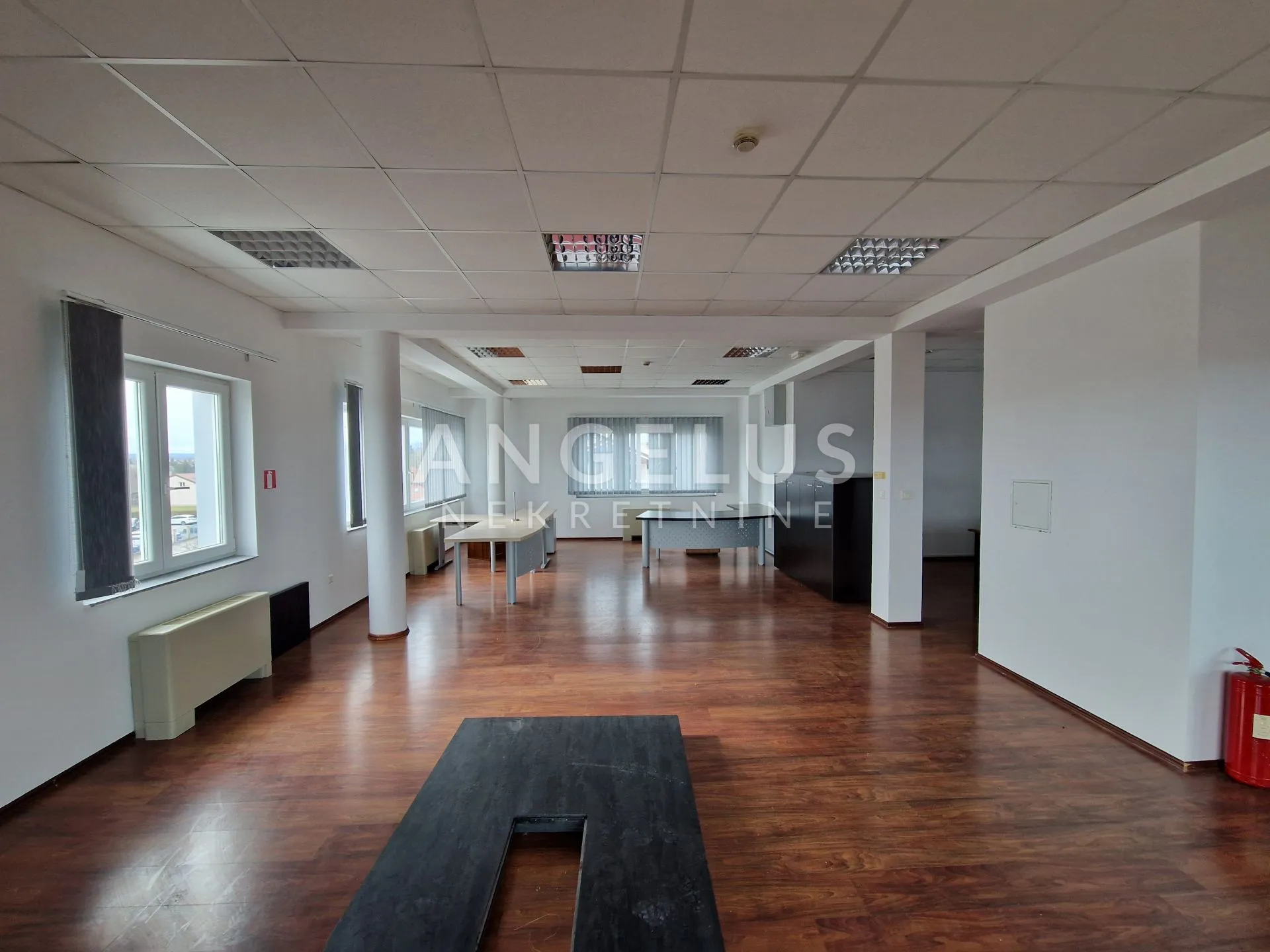 lučko - poslovna zgrada 1500 m2 - slika 11