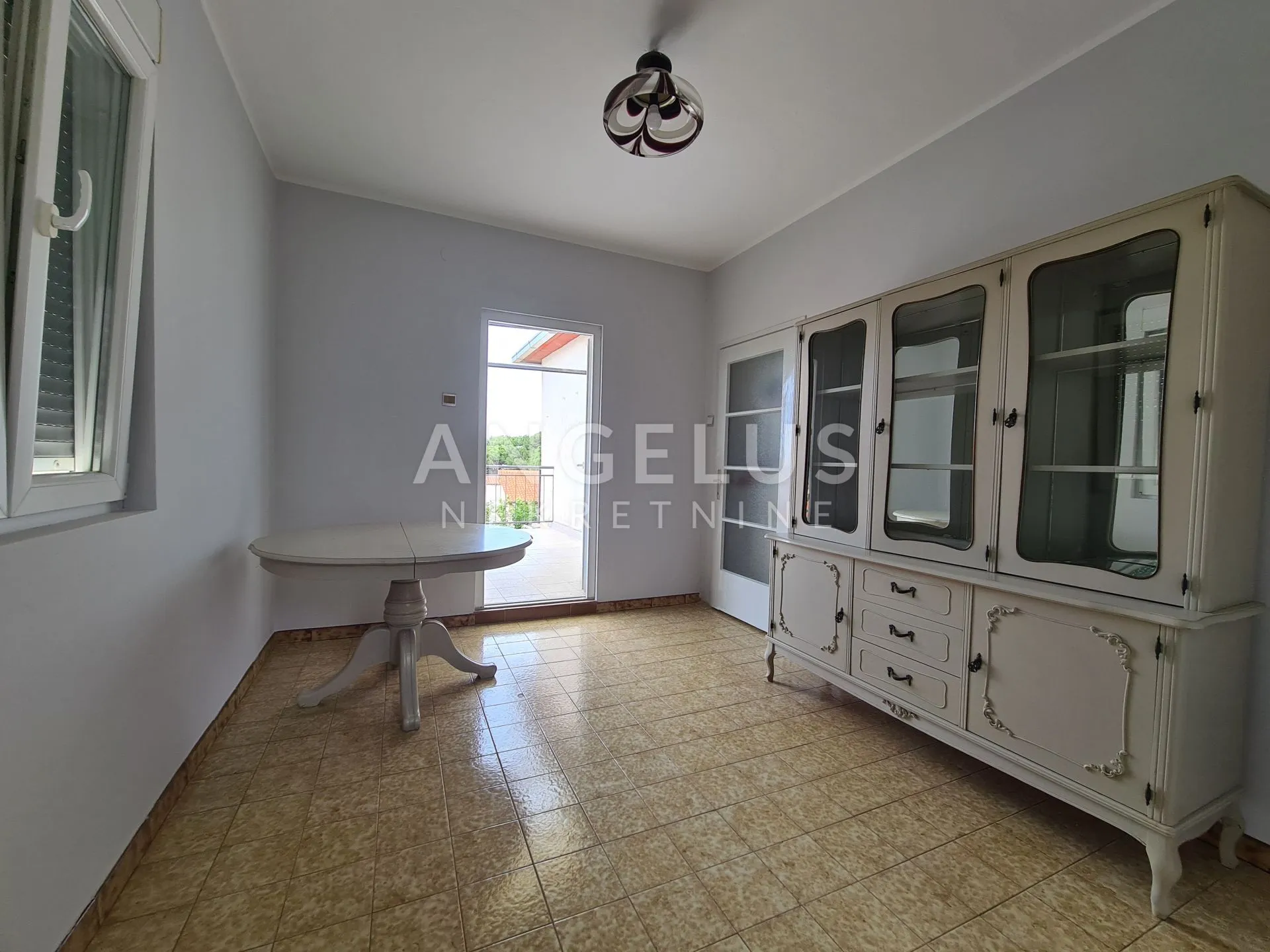 istra, pula - stan 110 m2 sa dvorišta 200 m2, prodaja - slika 2