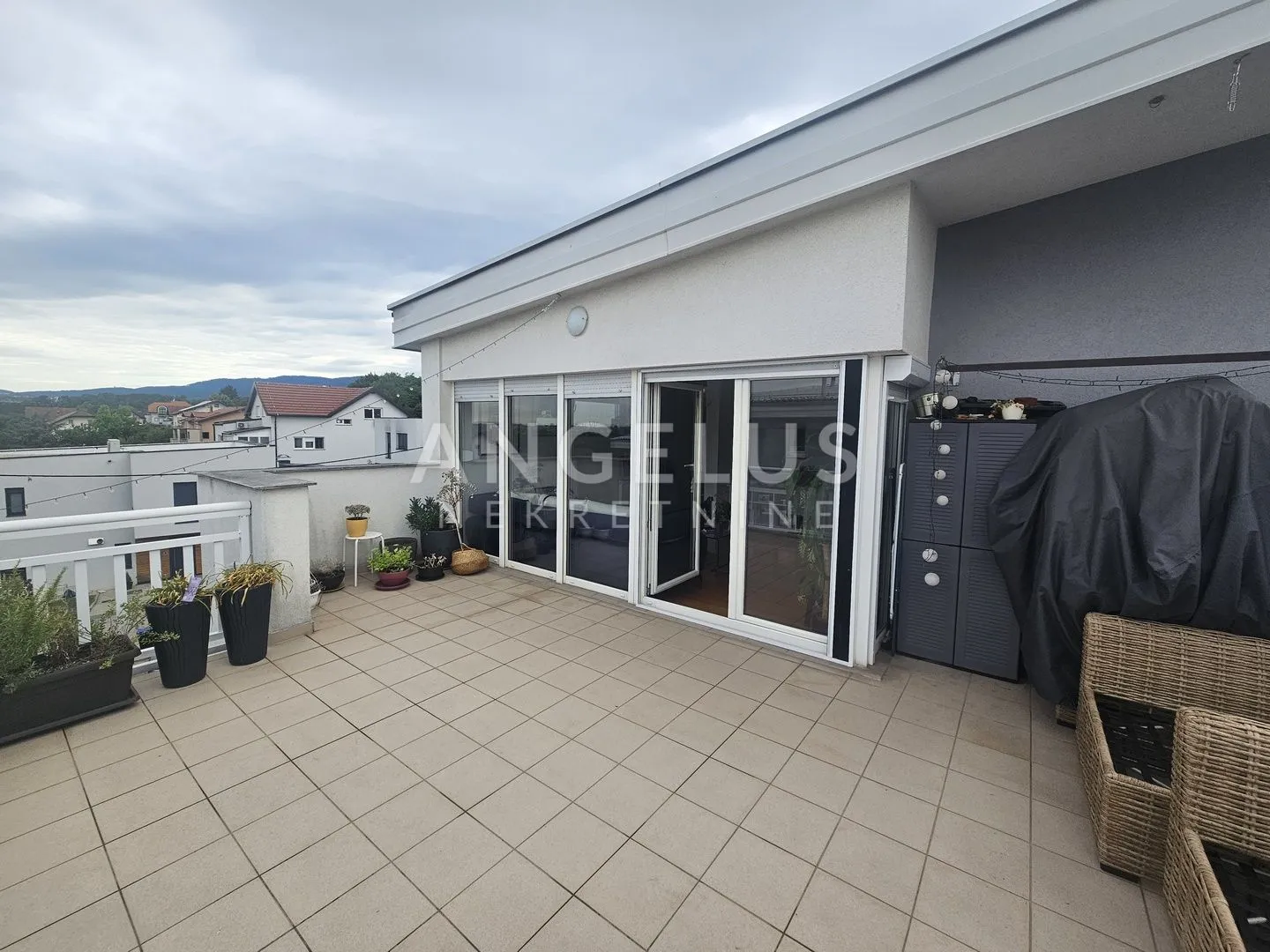 zagreb, gornja dubrava - penthouse 65m2 sa terasom i park. mjestom - slika 8