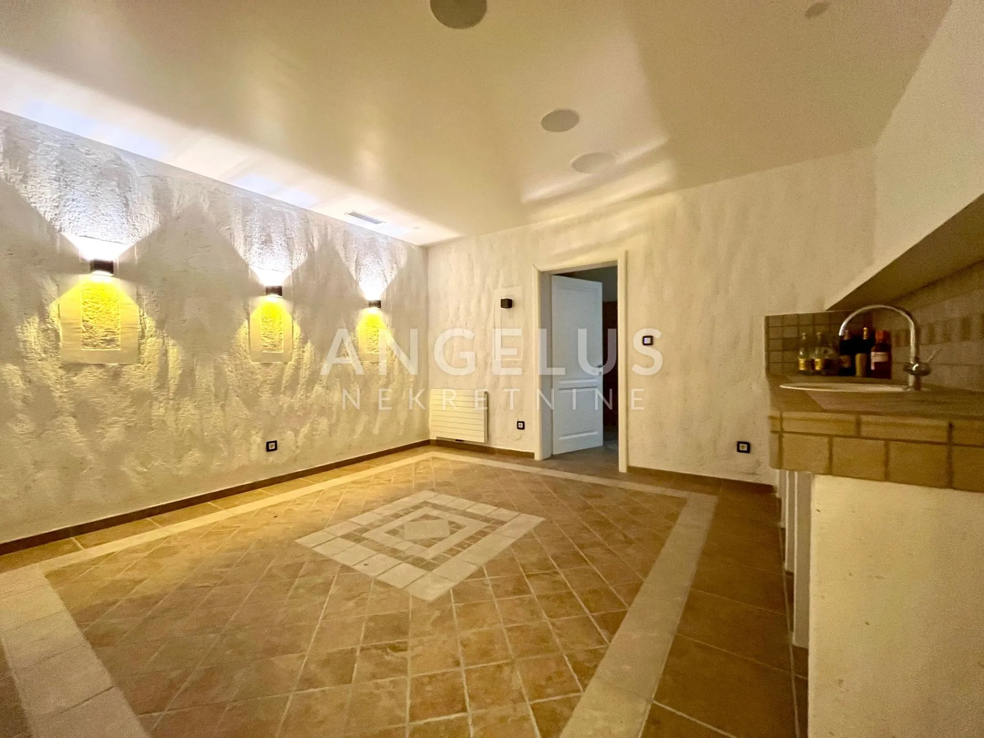 zagreb, remete- luksuzna villa 440m2 s bazenom i liftom - slika 18
