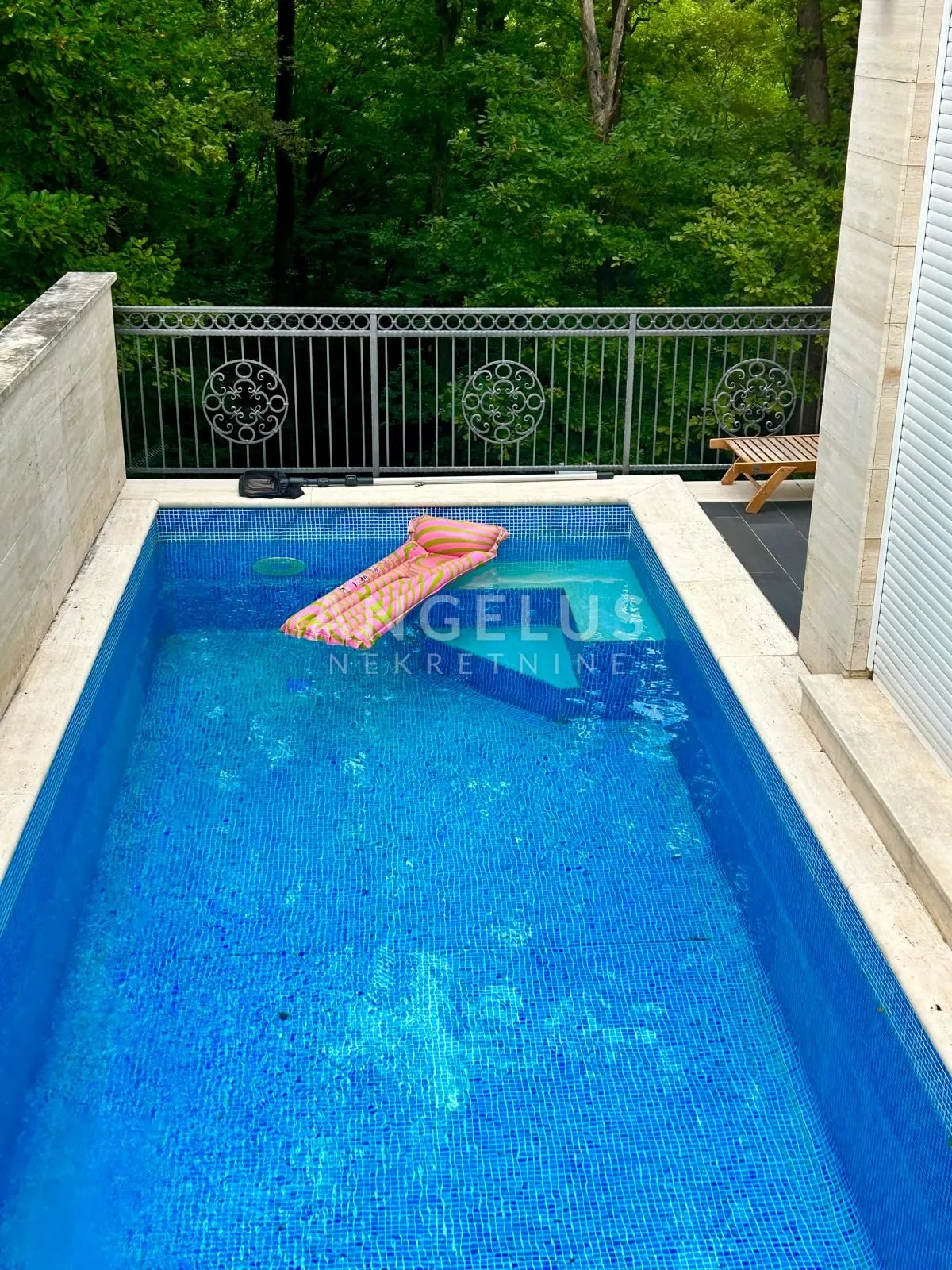 zagreb, remete- luksuzna villa 440m2 s bazenom i liftom - slika 9