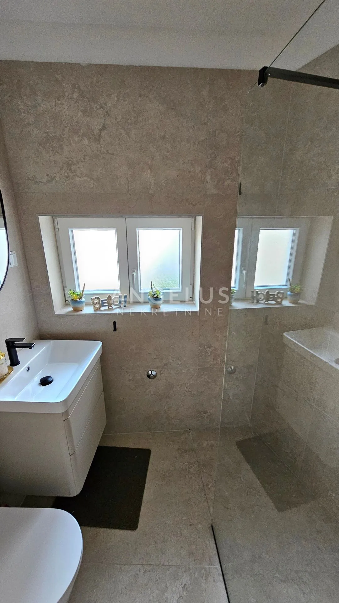 čiovo slatine - kuća, apartman i spremište za brod prodaja - slika 31