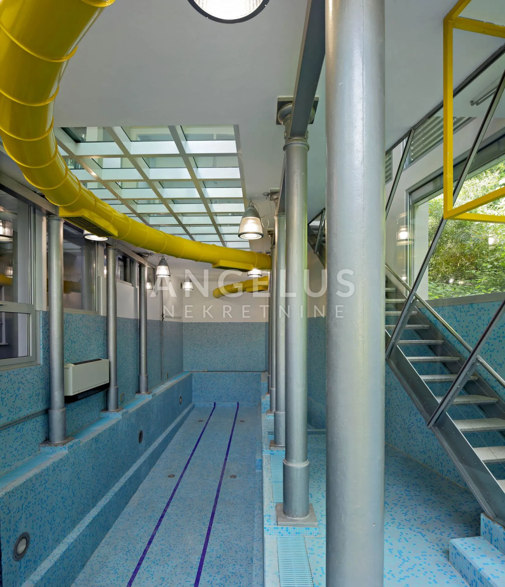 zagreb, tuškanac - luksuzna vila 900m2 s bazenom i vrtom - slika 32