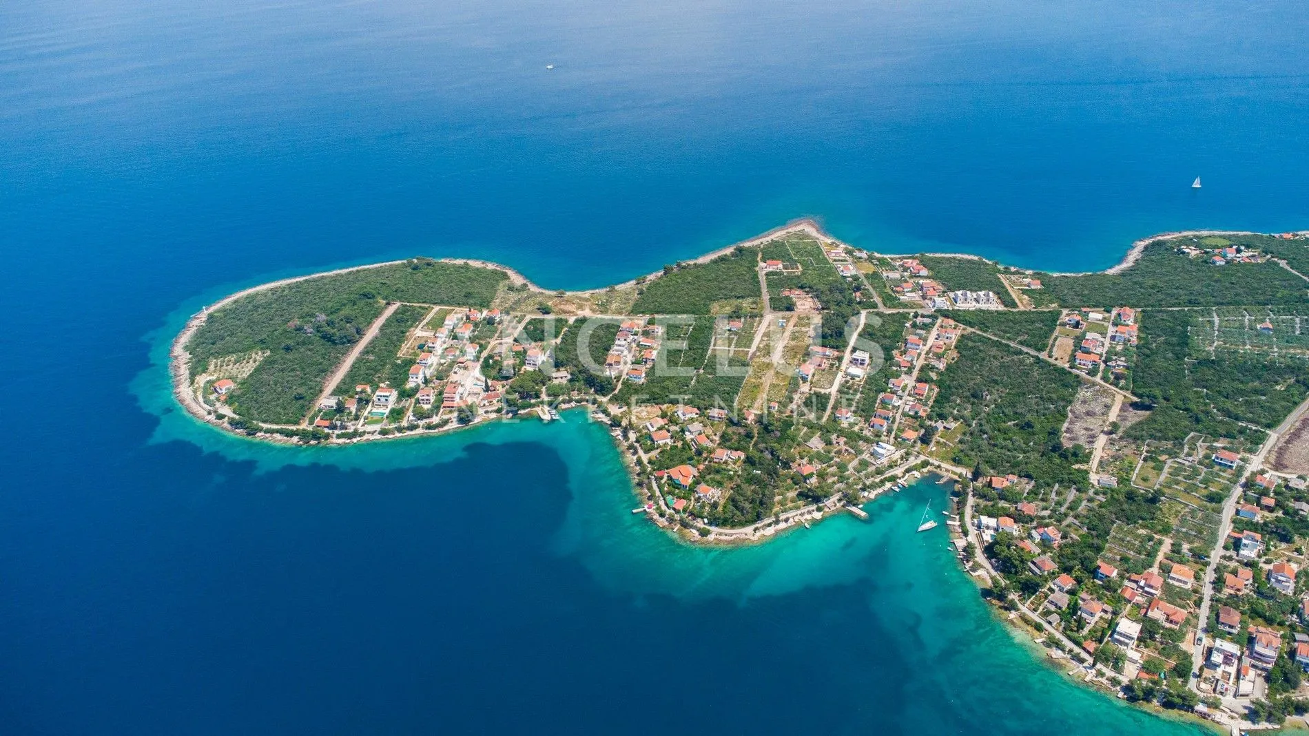 šolta, nečujam - građ.zemljište u blizini mora, 1100 m2 - slika 2