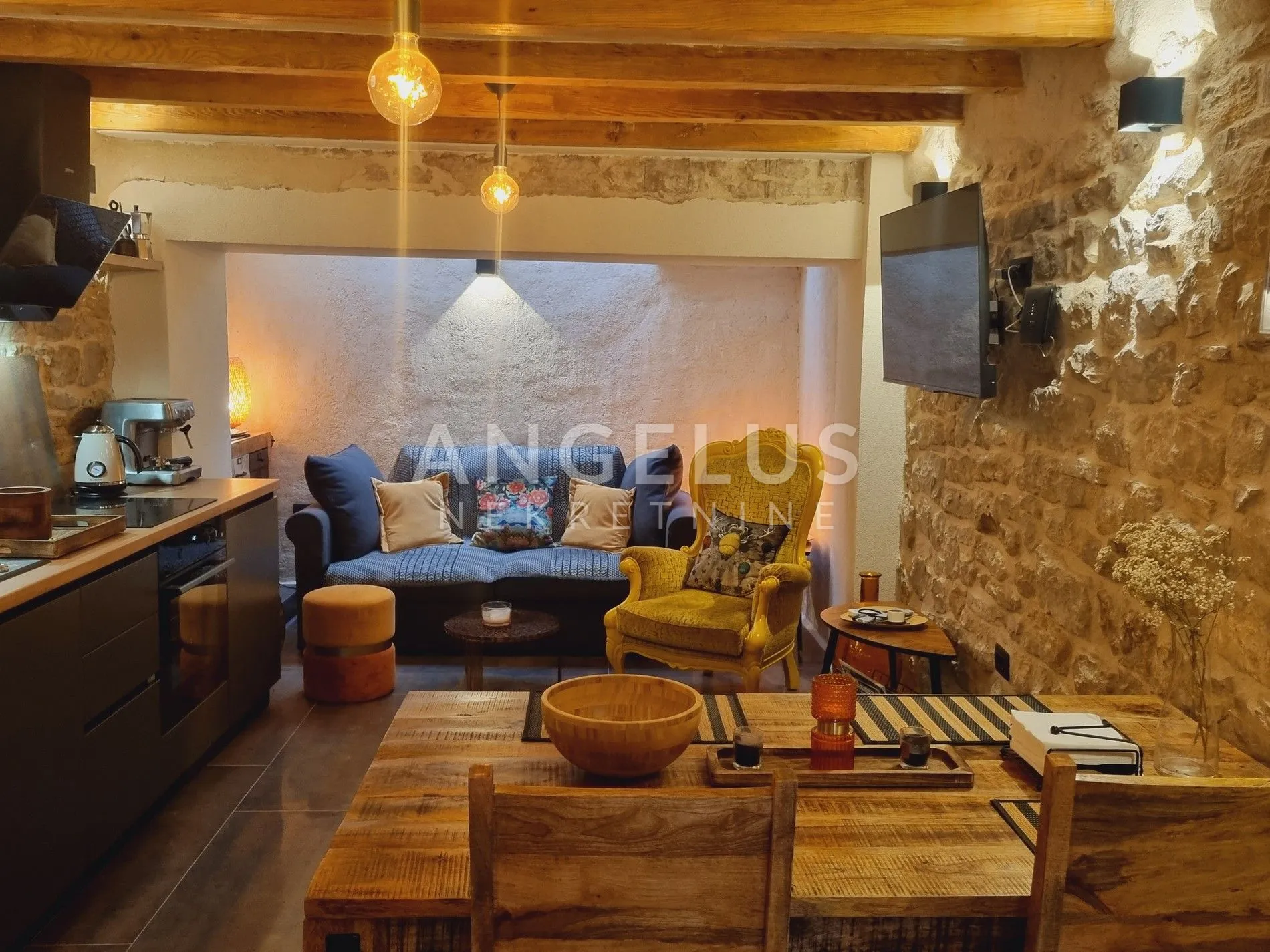 kaštela - renovirana kamena kuća u centru mjesta, 90 m2 - slika 11