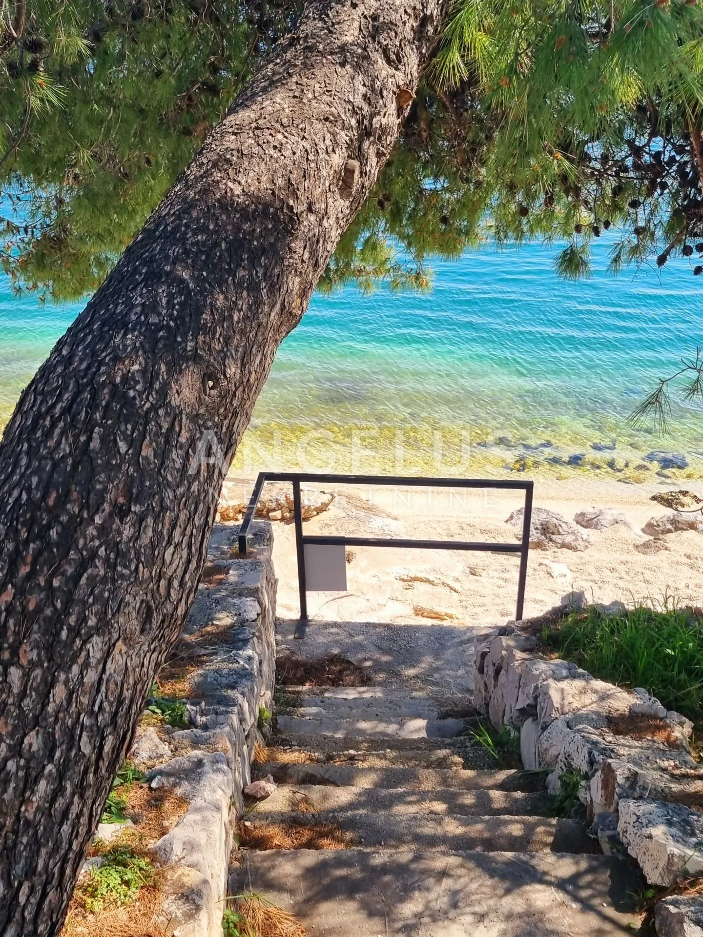 marina - trosoban stan prvi red do mora 103,38 m2, veliki petencijal - slika 19