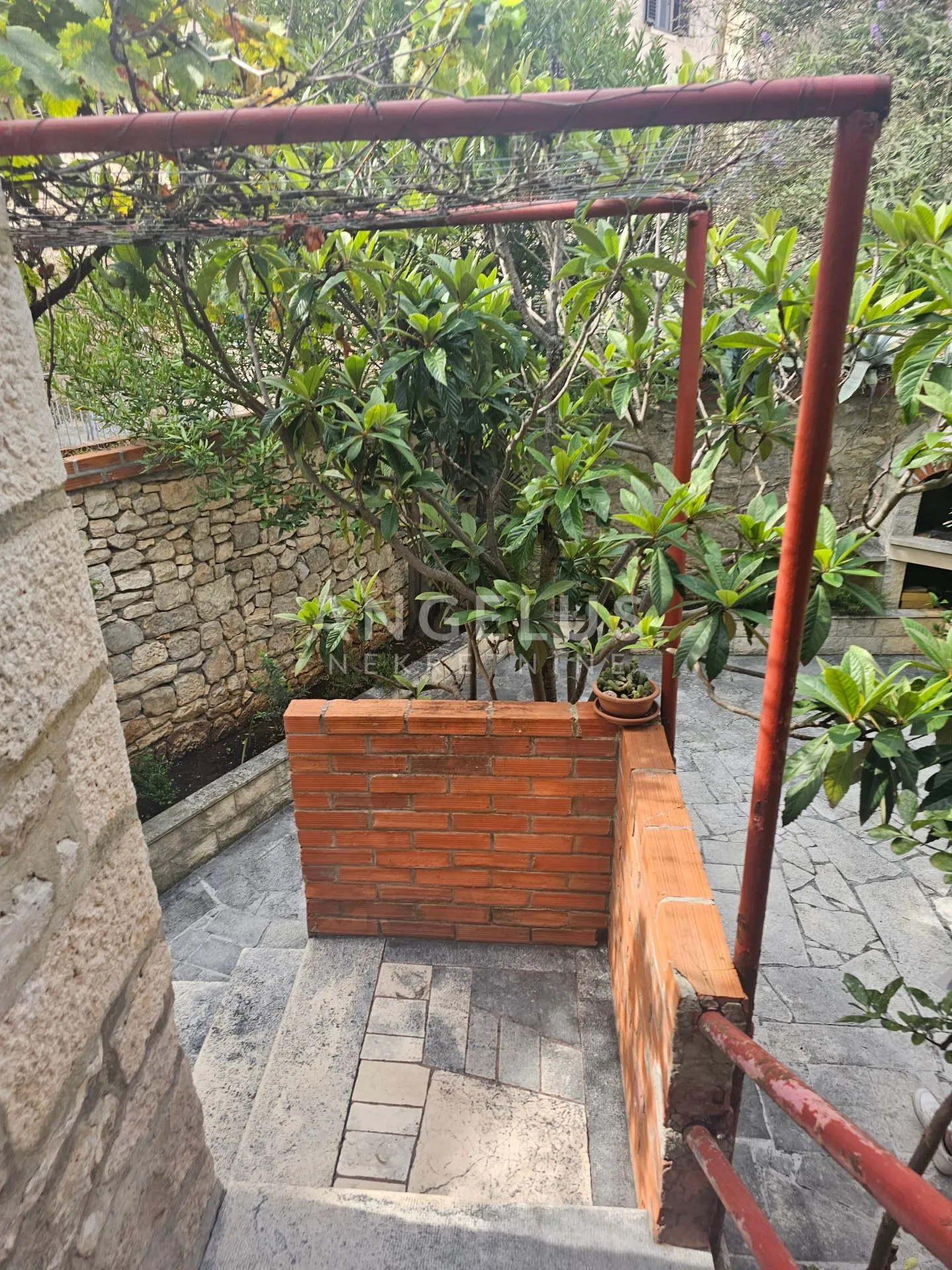 brač, sutivan - kamena kuća, 1.red uz more - slika 34