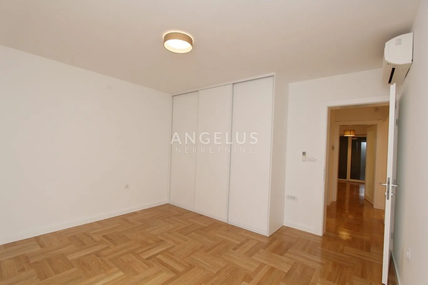 zagreb, mlinovi - luksuzna kuća 450 m2 s bazenom, garažom i vrtom - slika 13