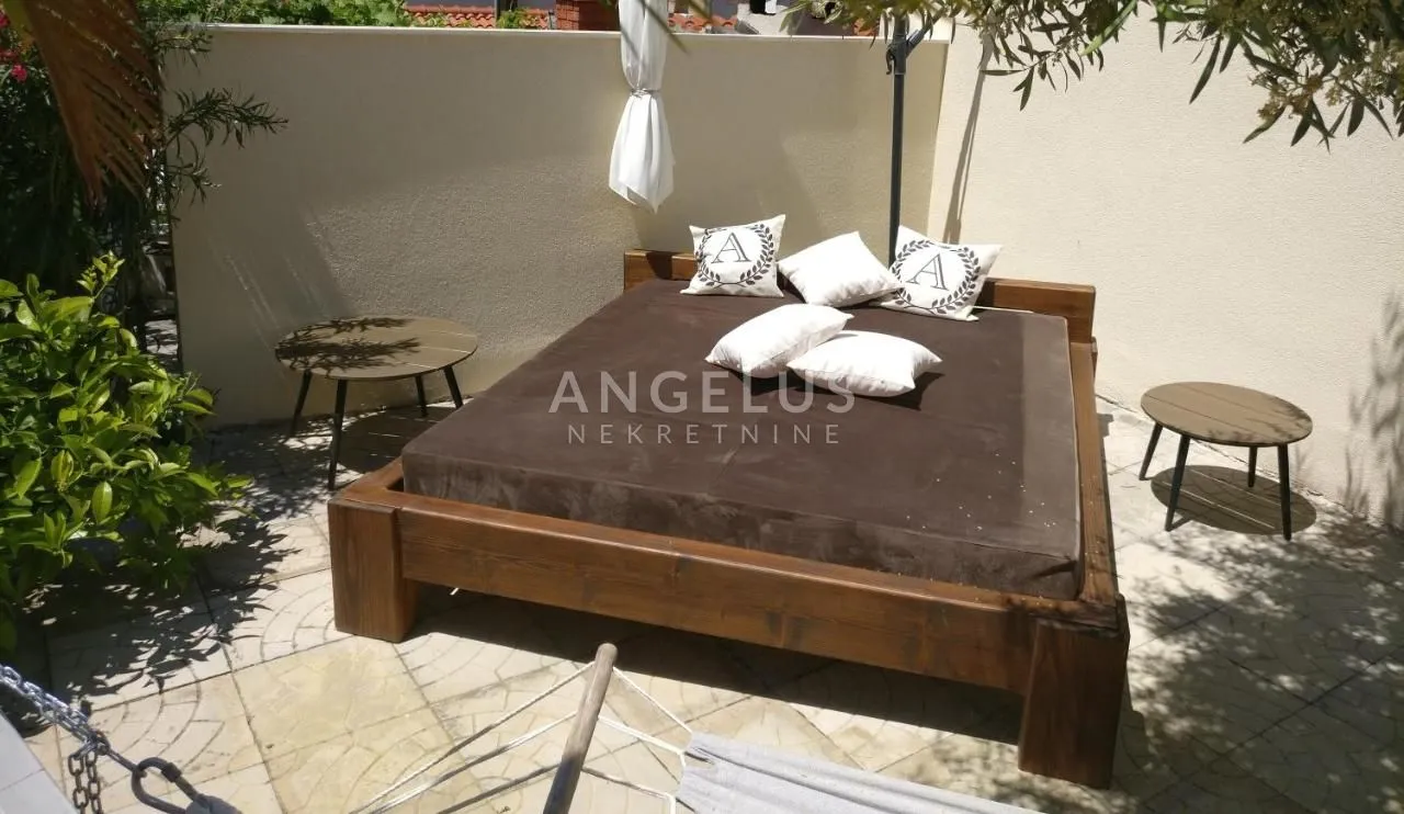 trogir - uređena apartmanska kuća sa bazenom i teretanom, 350 m2 - slika 14