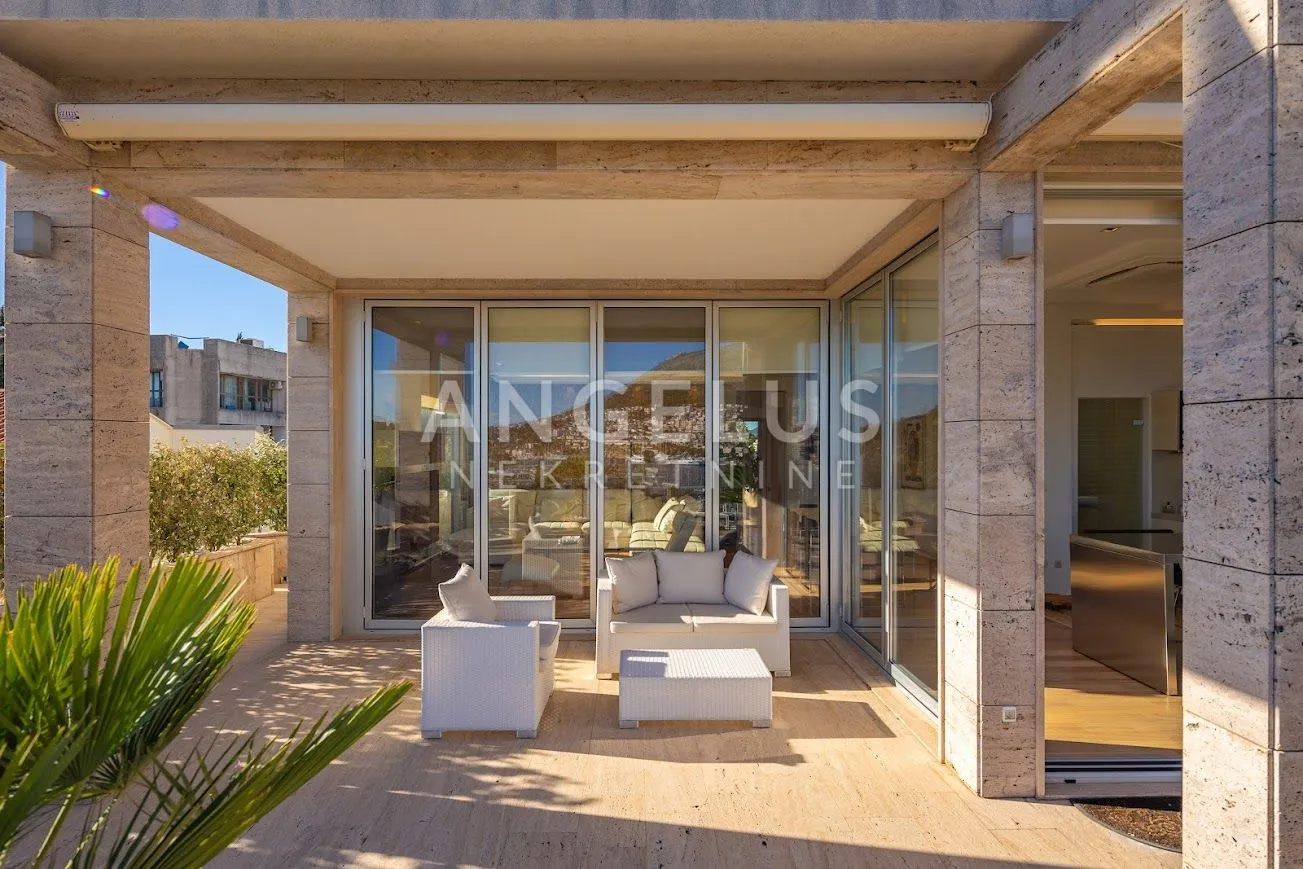 Dubrovnik, Lapad – moderan penthouse 240m2 s bazenom