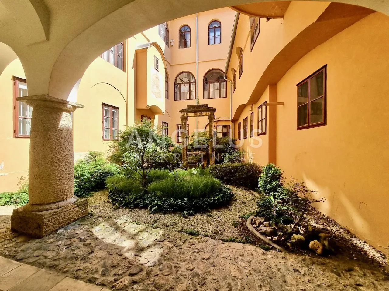zagreb, gornji grad - stan 250m2 u gornjogradskoj palači - slika 31