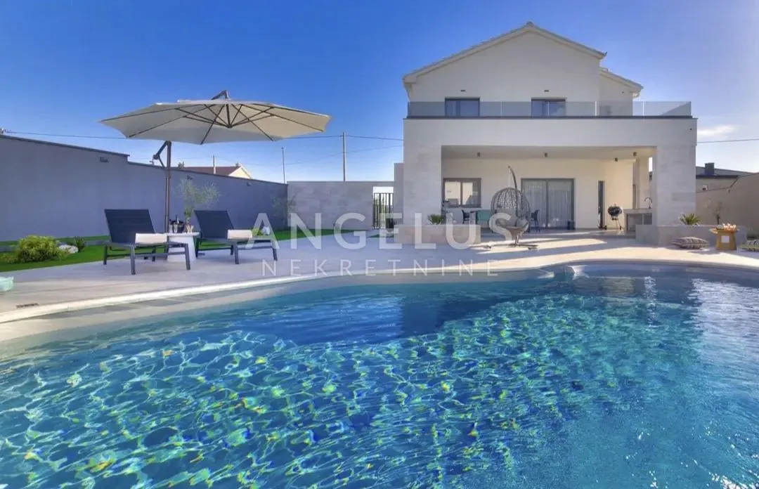 novi vinodolski - luksuzna kuća s bazenom 302m2 - slika 23