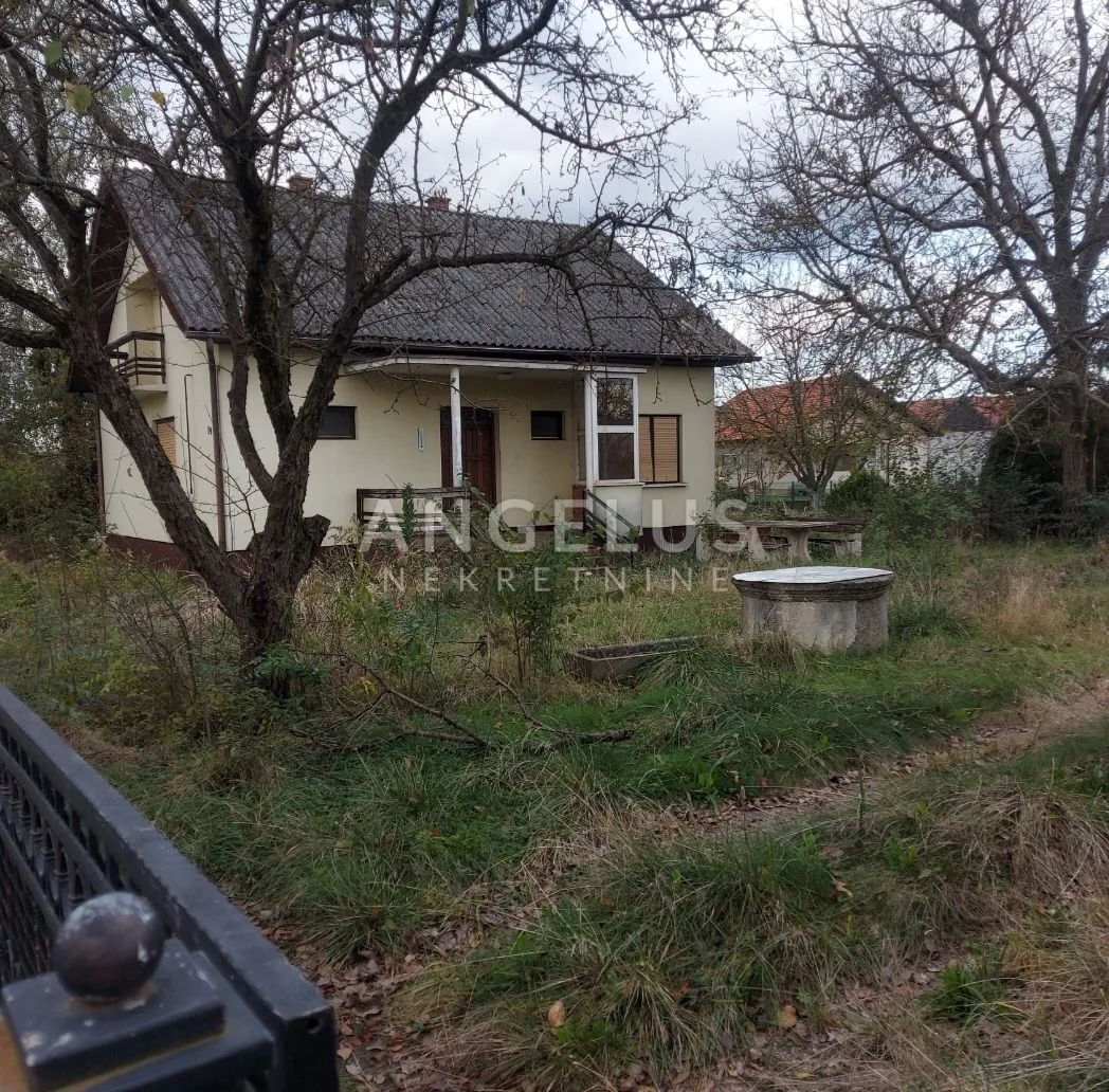 Vrbovec, Lonjica - kuća 120 m2, gosp. zgrada 60 m2, na parceli 1.900 m2 - Lonjica, Vrbovec