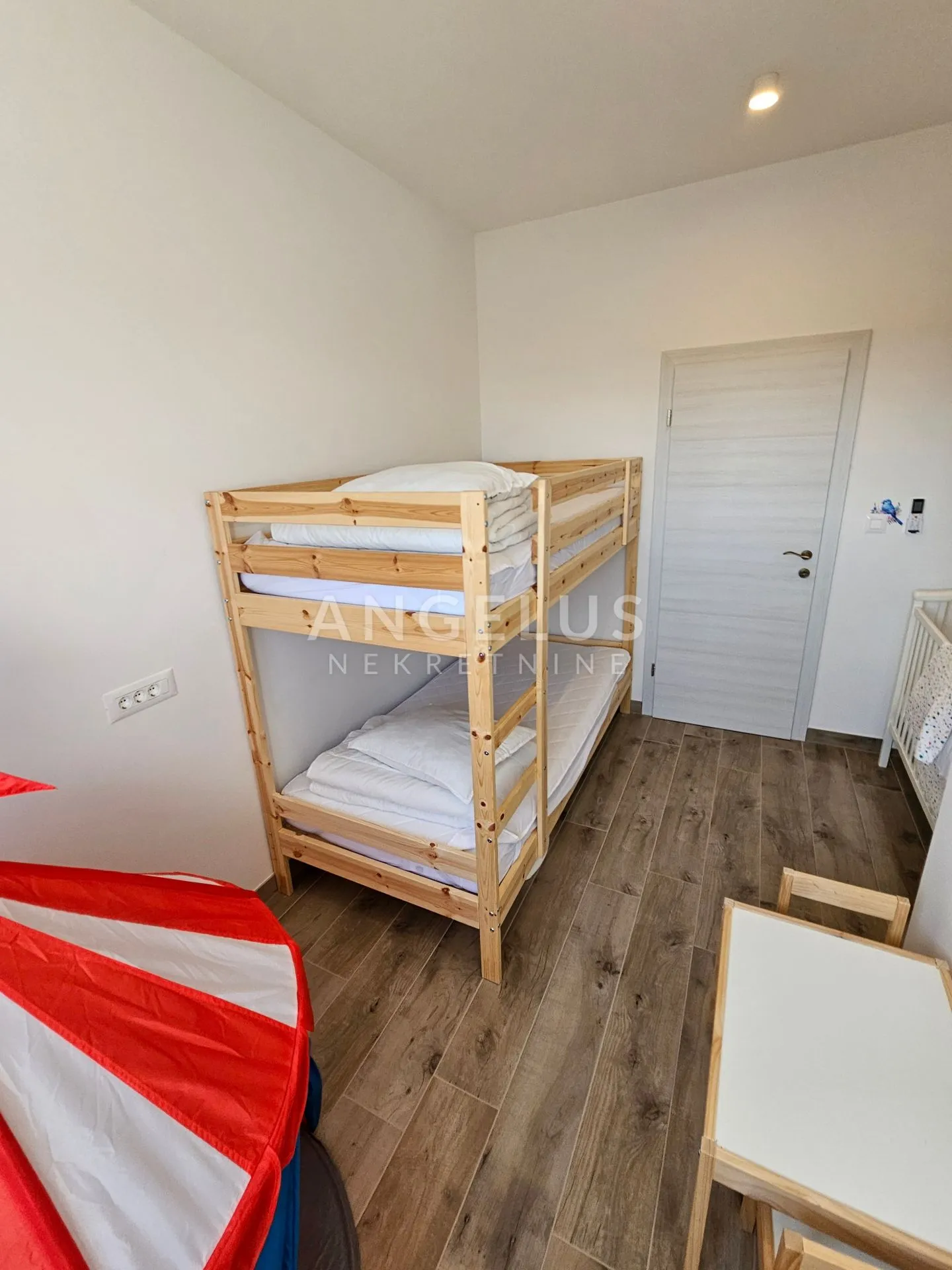 kaštel novi - novoizgrađena mediteranska kuća sa bazenom prodaja - slika 30