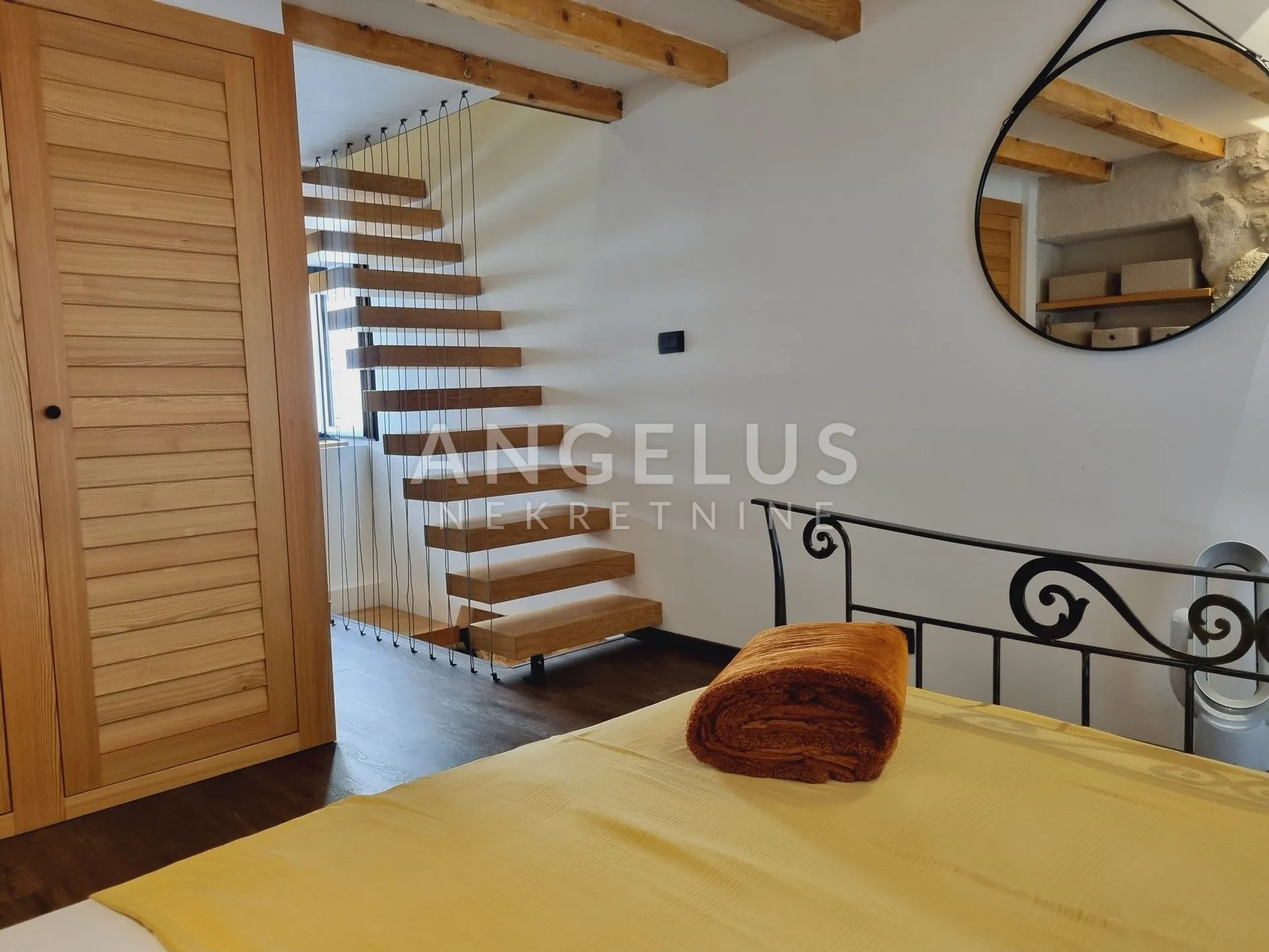 kaštela - renovirana kamena kuća u centru mjesta, 90 m2 - slika 7