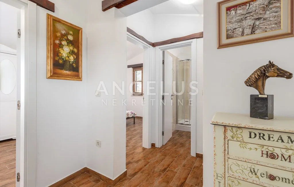 istra, sv. lovreč - vila s bazenom 120m2 - slika 21