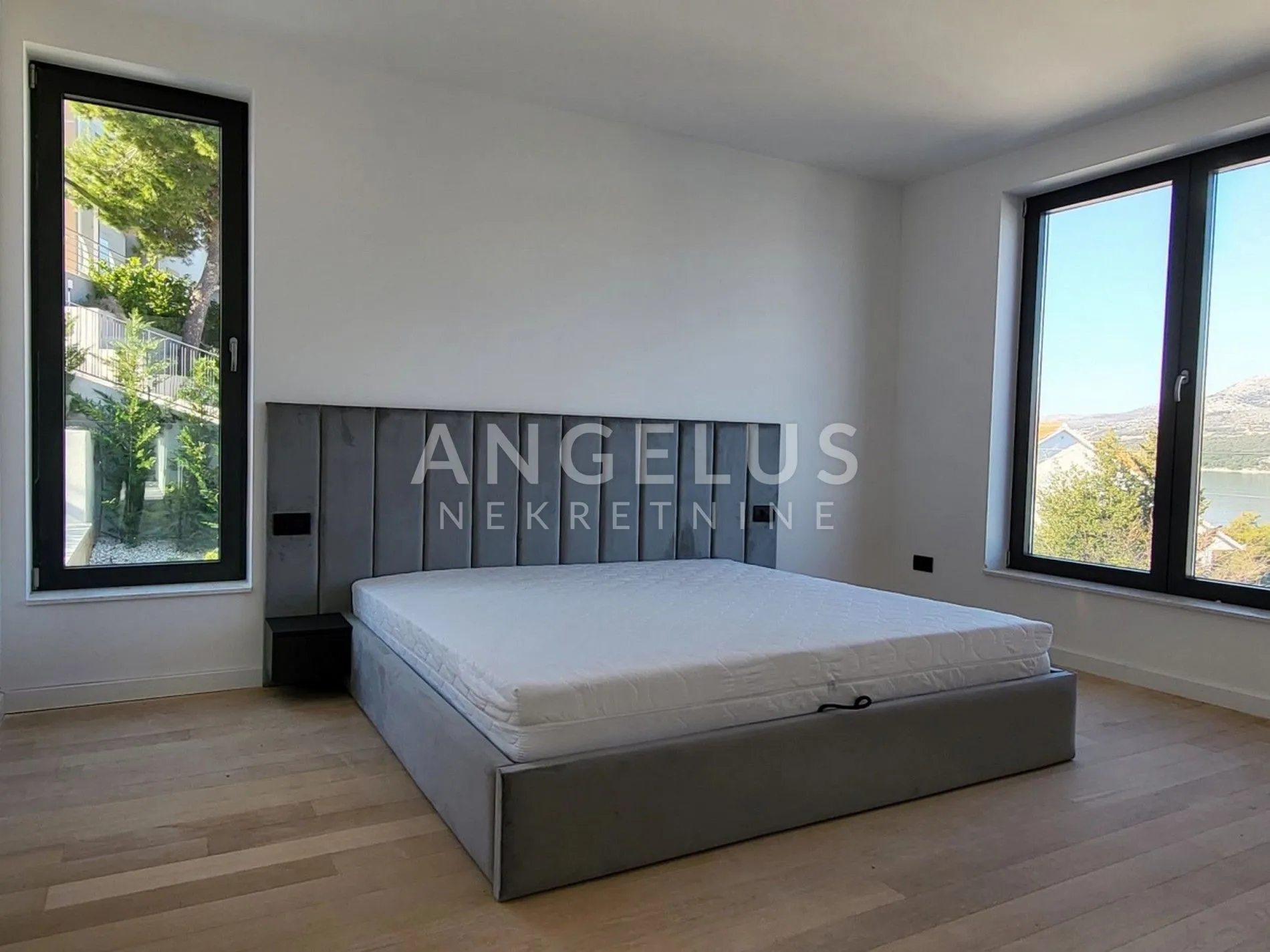 čiovo - luksuzna vila sa panoramskim pogledom na more, 320 m2 - slika 12