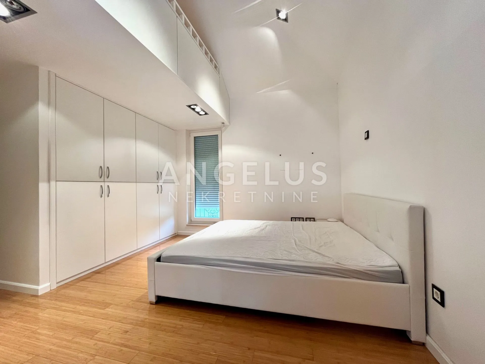 zagreb, remete- luksuzna villa 440m2 s bazenom i liftom - slika 15