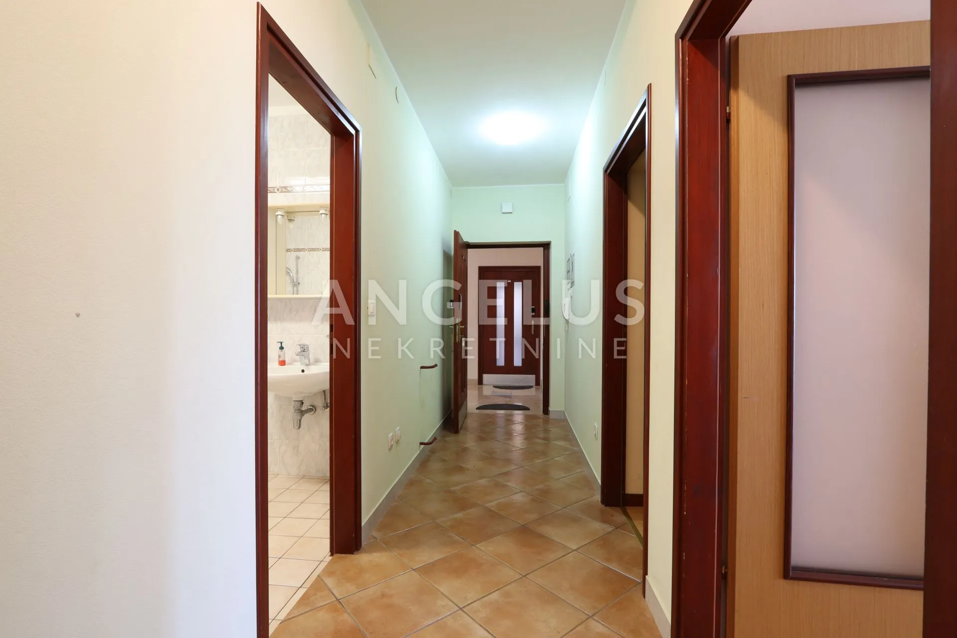 istra, pula - apartmanska kuća 629 m2 s bazenom - slika 12